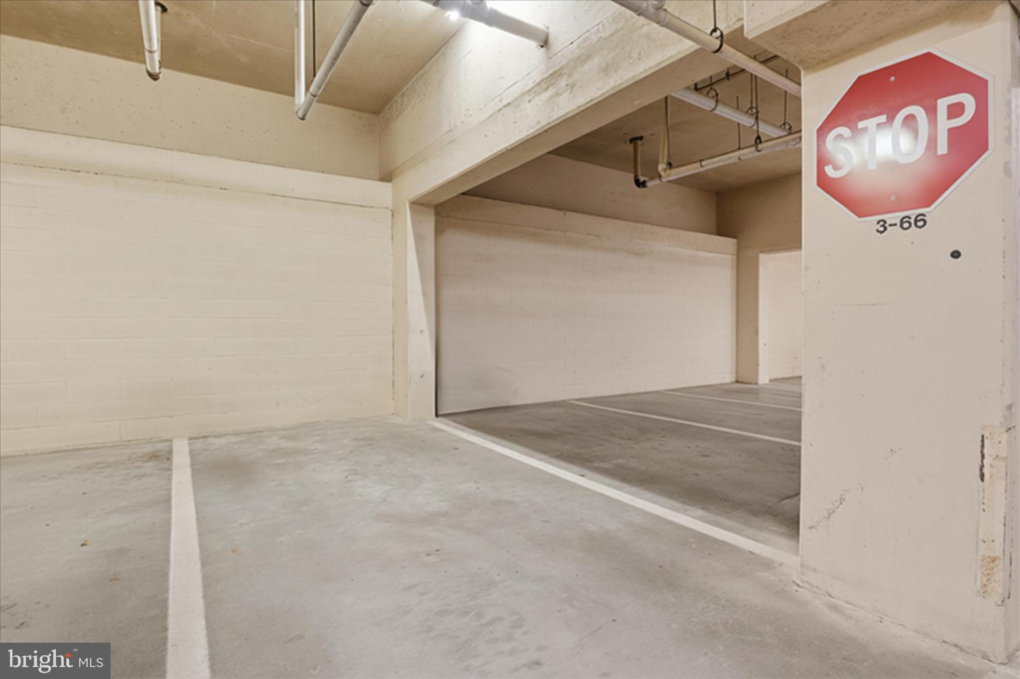 CARLYLE TOWERS CONDOMINIUM - Residential