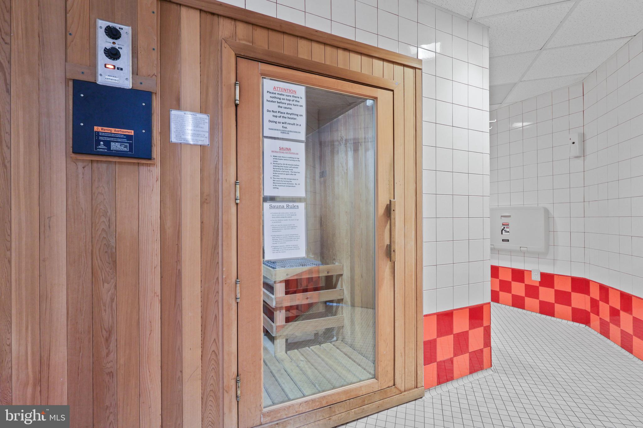 CARLYLE TOWERS CONDOMINIUM - Residential