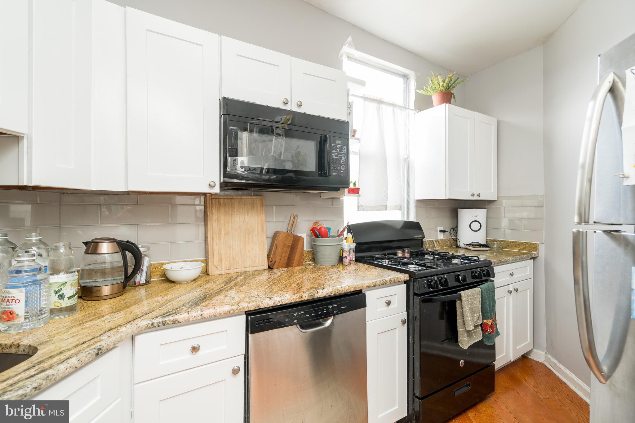 PASSYUNK SQUARE - Commercial Sale