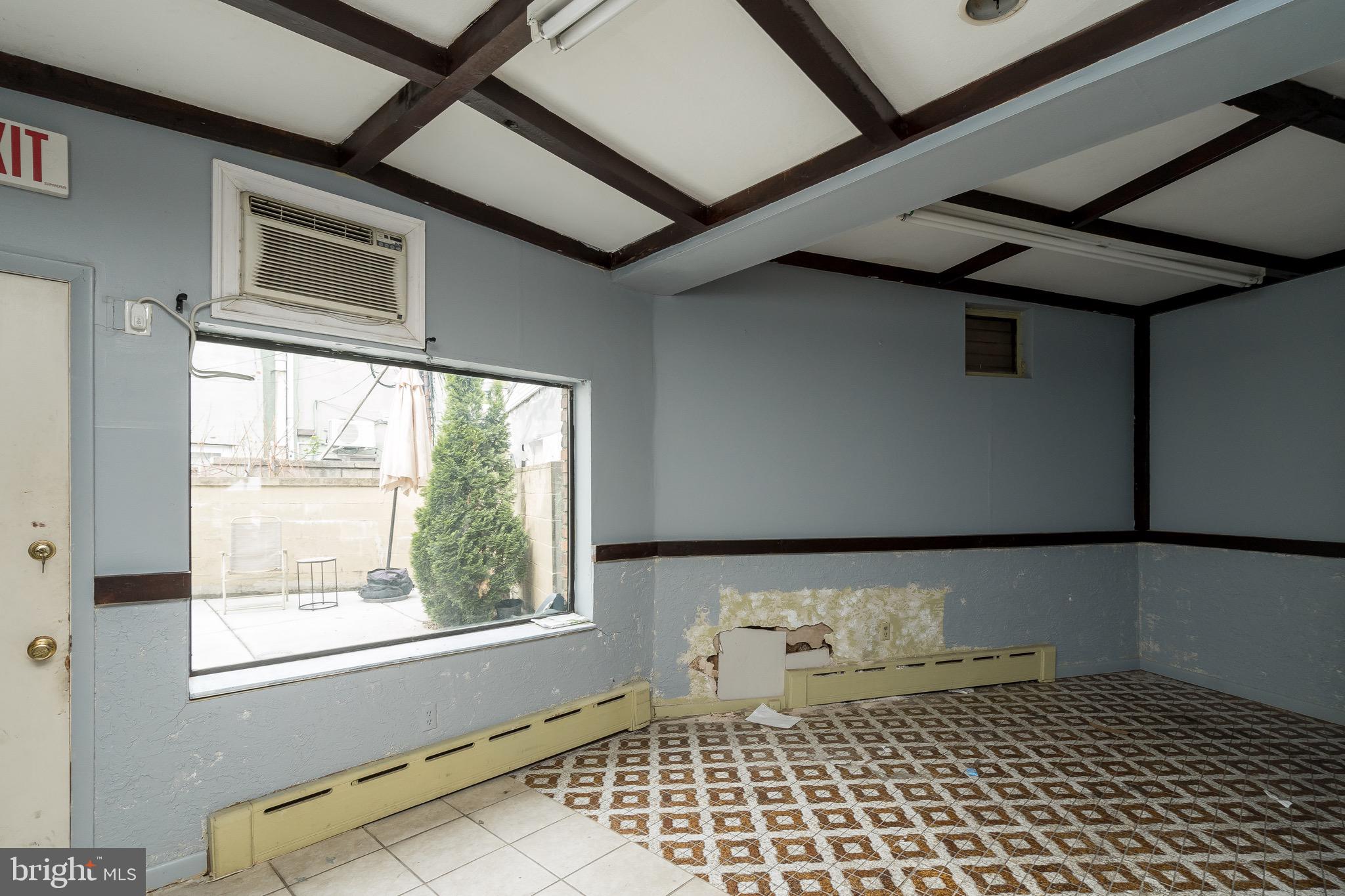 PASSYUNK SQUARE - Commercial Sale