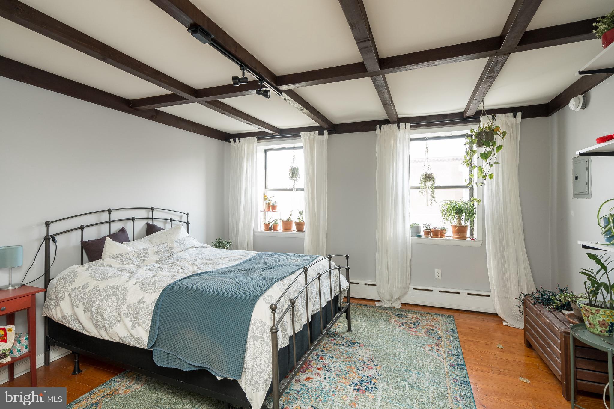 PASSYUNK SQUARE - Commercial Sale