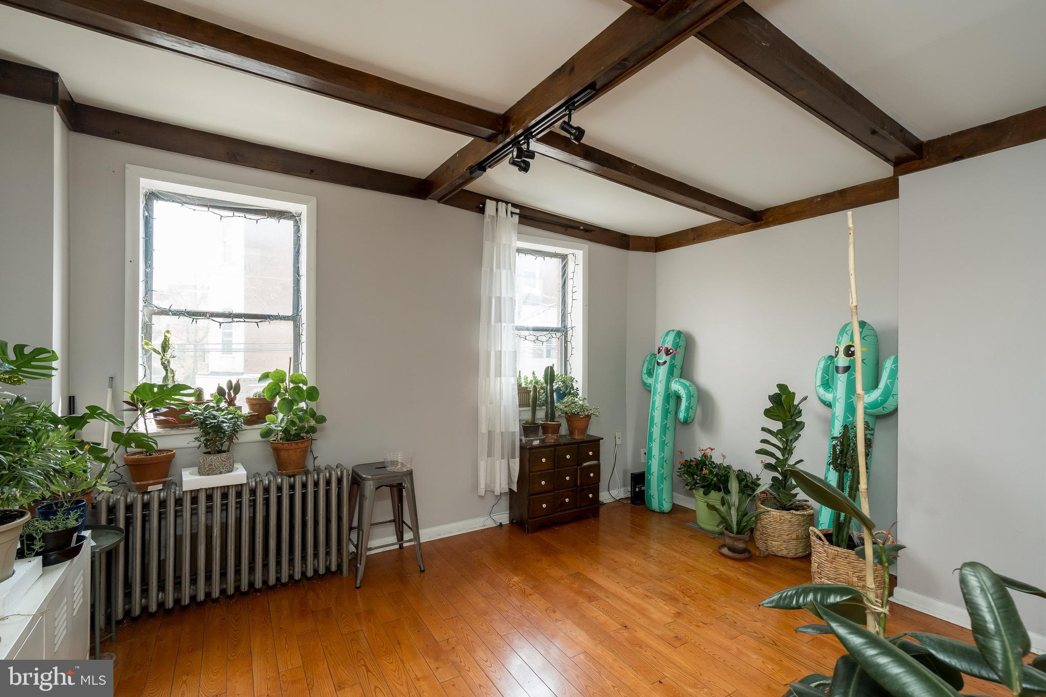PASSYUNK SQUARE - Commercial Sale