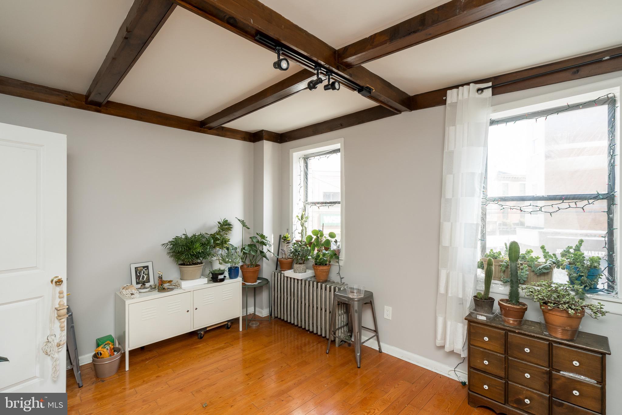 PASSYUNK SQUARE - Commercial Sale