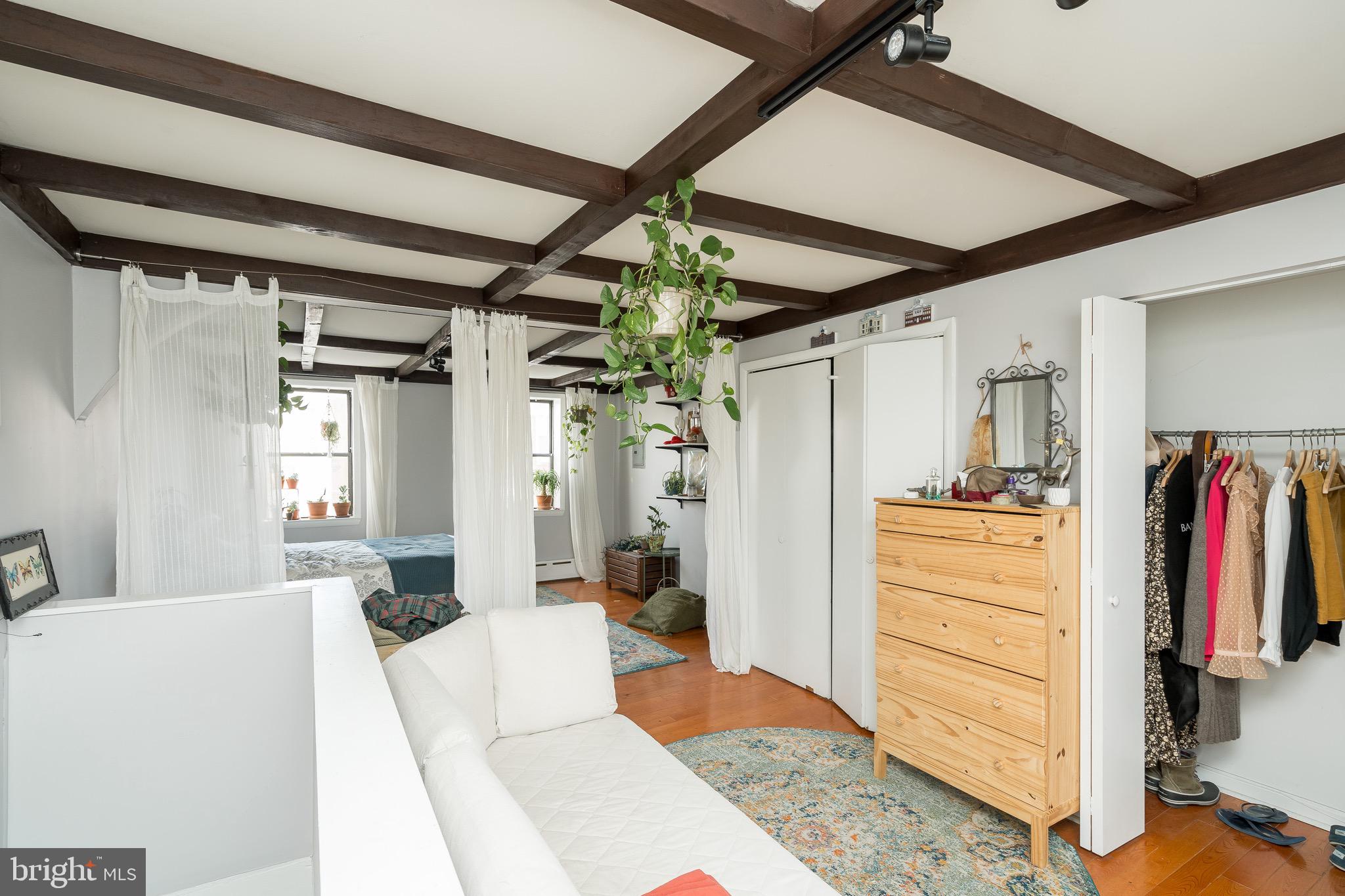 PASSYUNK SQUARE - Commercial Sale