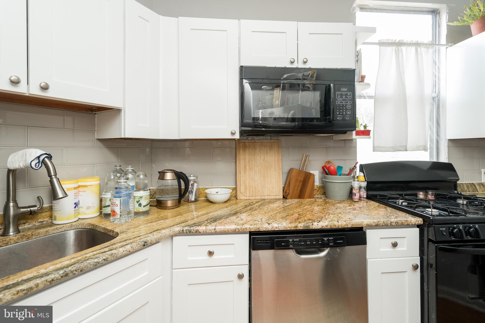 PASSYUNK SQUARE - Commercial Sale