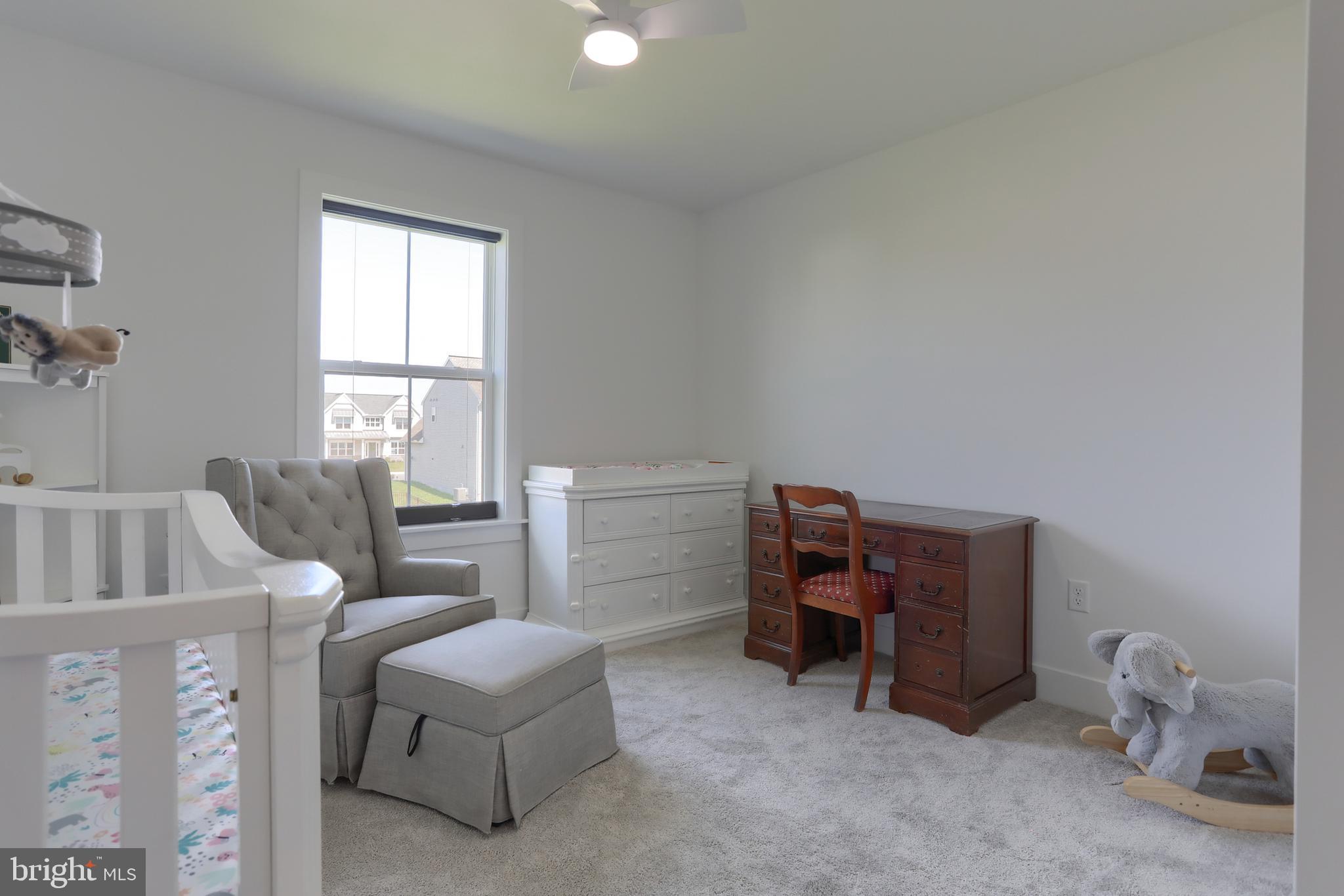 SUMMER LAYNE - Residential