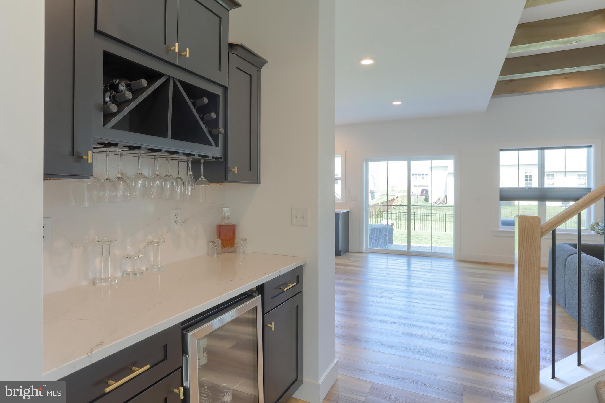 SUMMER LAYNE - Residential