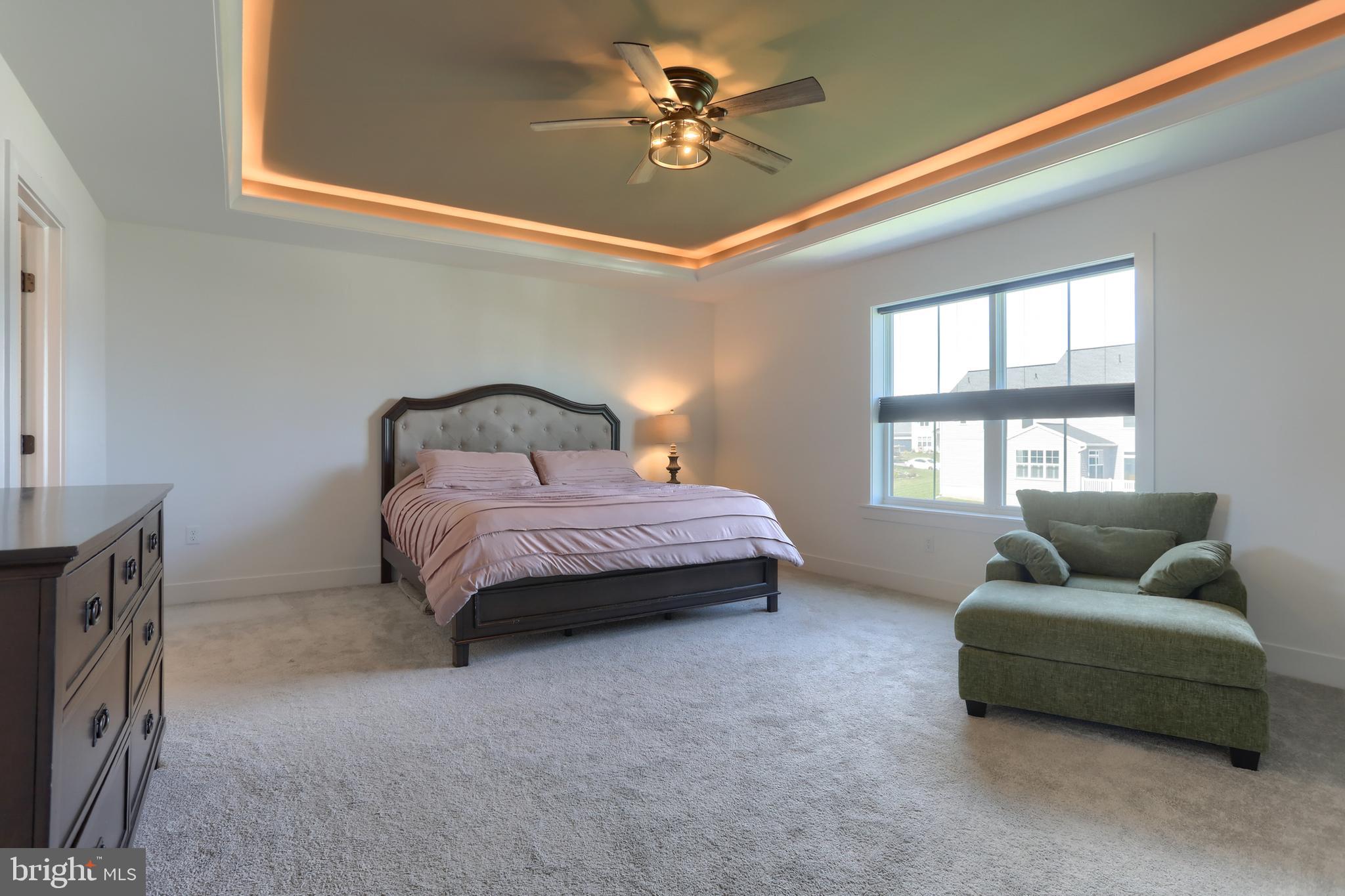 SUMMER LAYNE - Residential