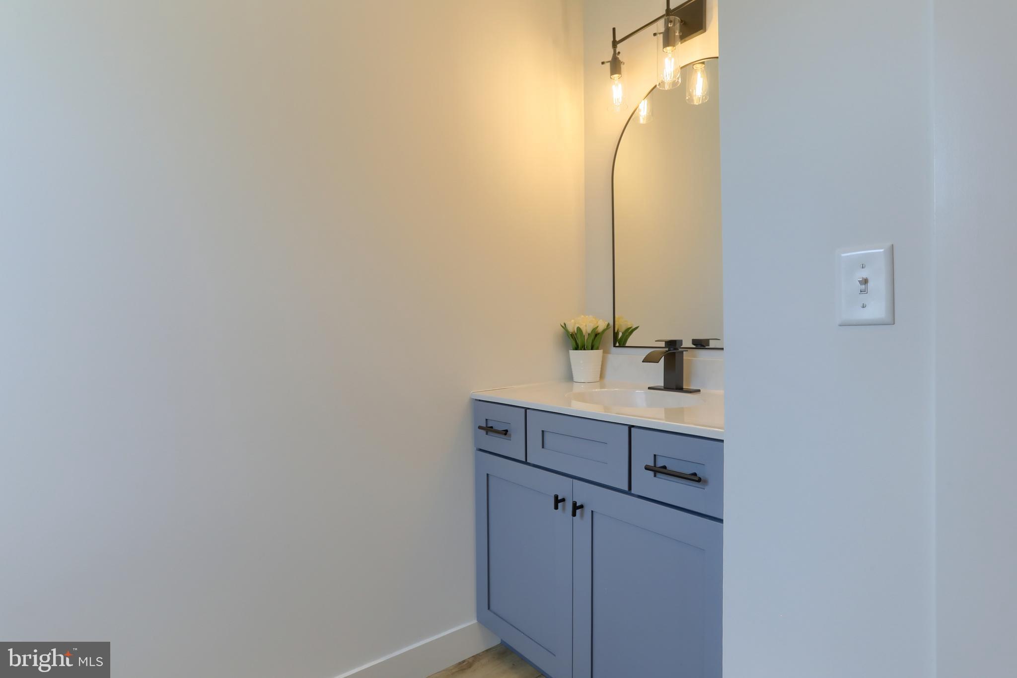 SUMMER LAYNE - Residential