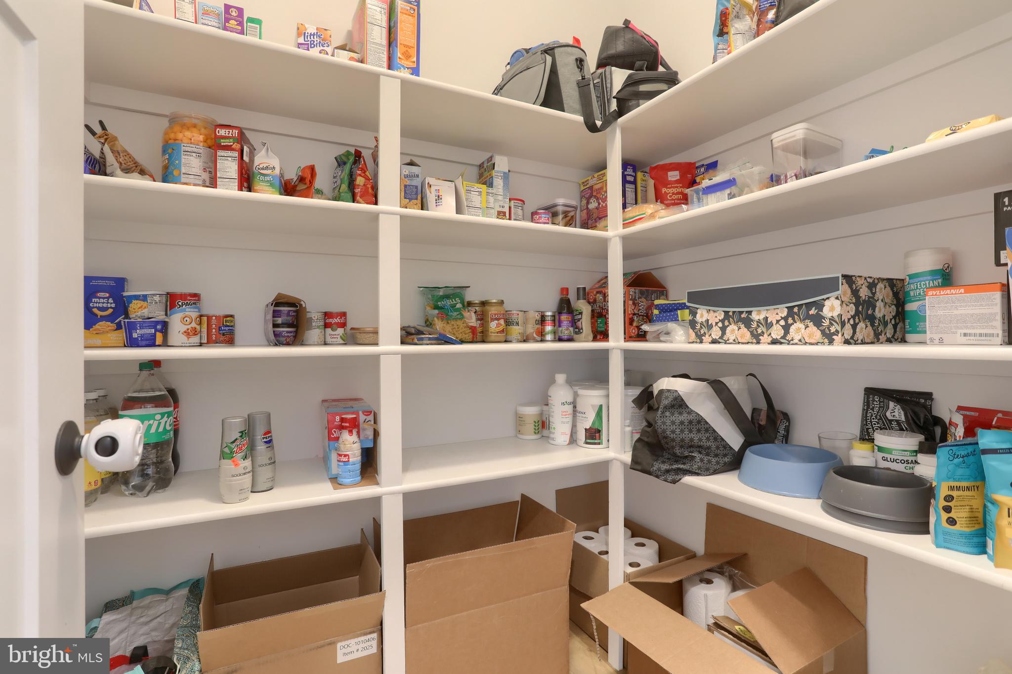 SUMMER LAYNE - Residential