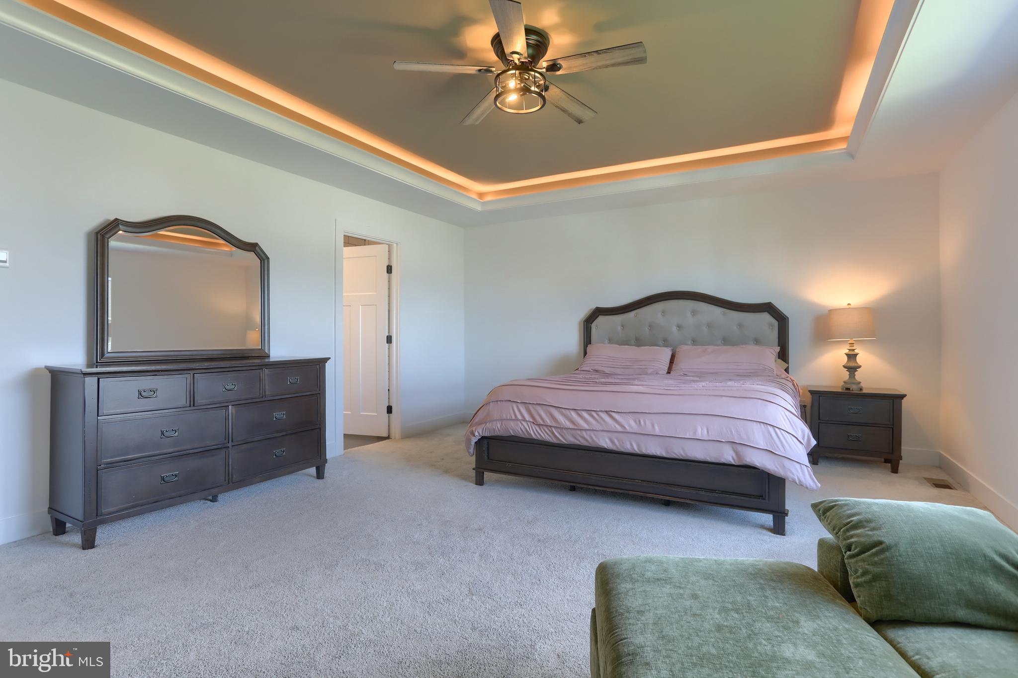 SUMMER LAYNE - Residential