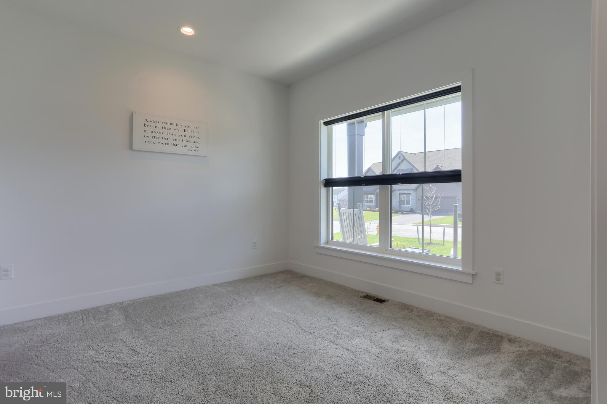 SUMMER LAYNE - Residential