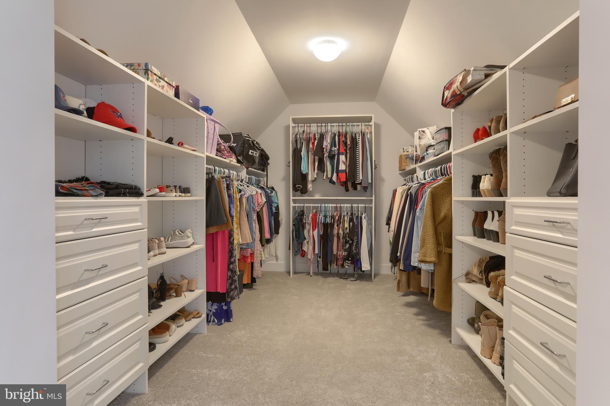 SUMMER LAYNE - Residential