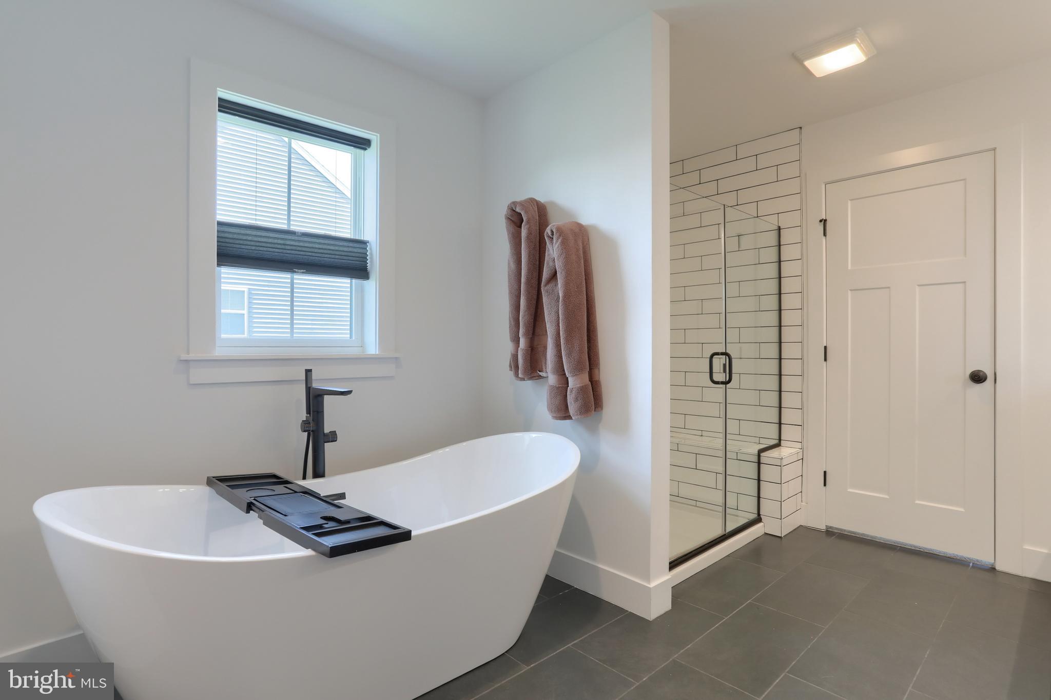 SUMMER LAYNE - Residential