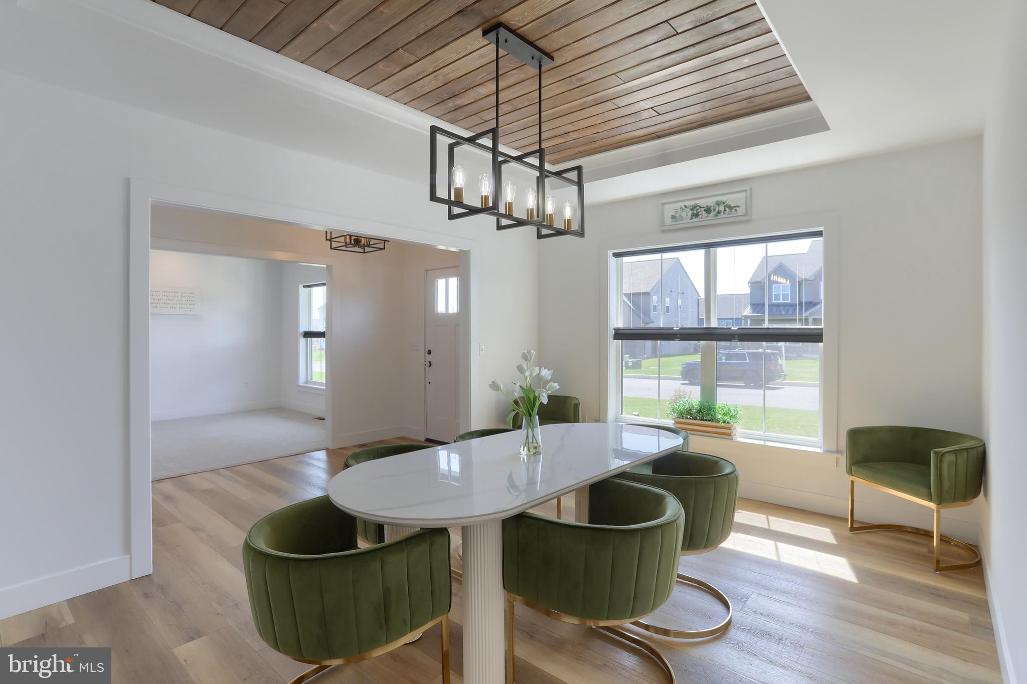 SUMMER LAYNE - Residential