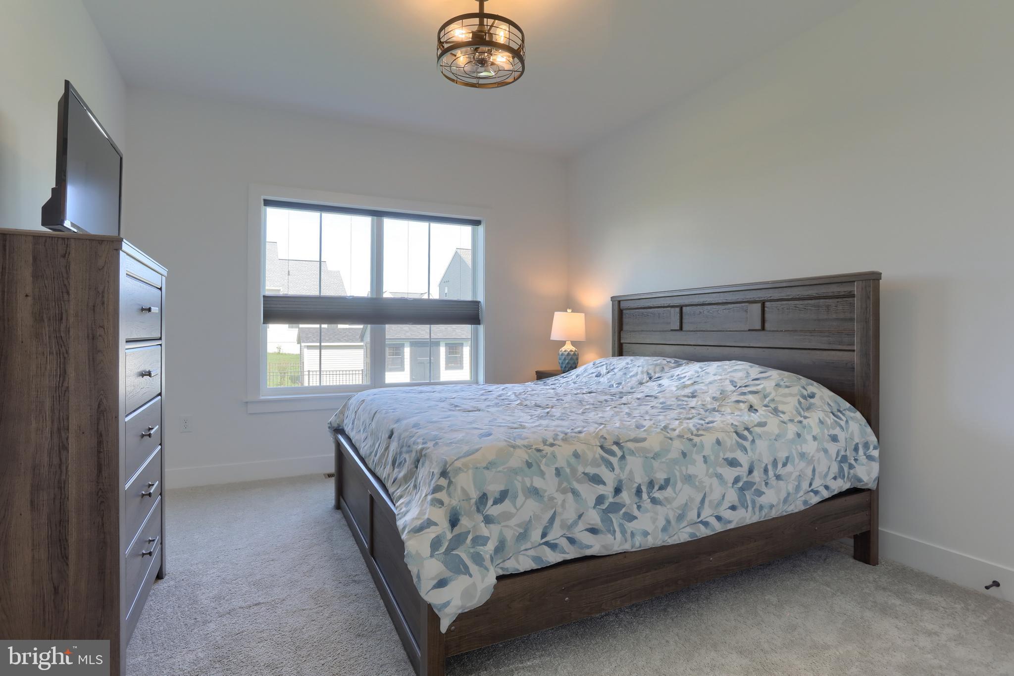 SUMMER LAYNE - Residential