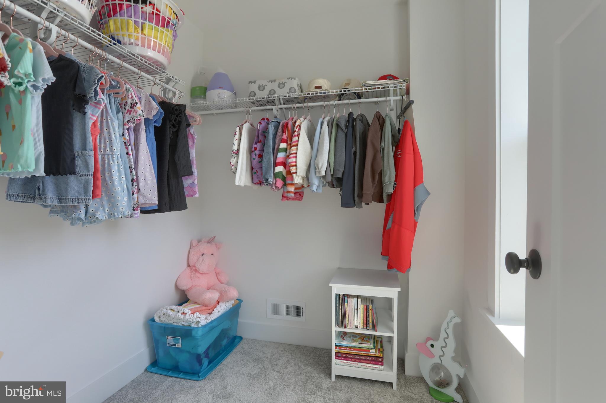 SUMMER LAYNE - Residential