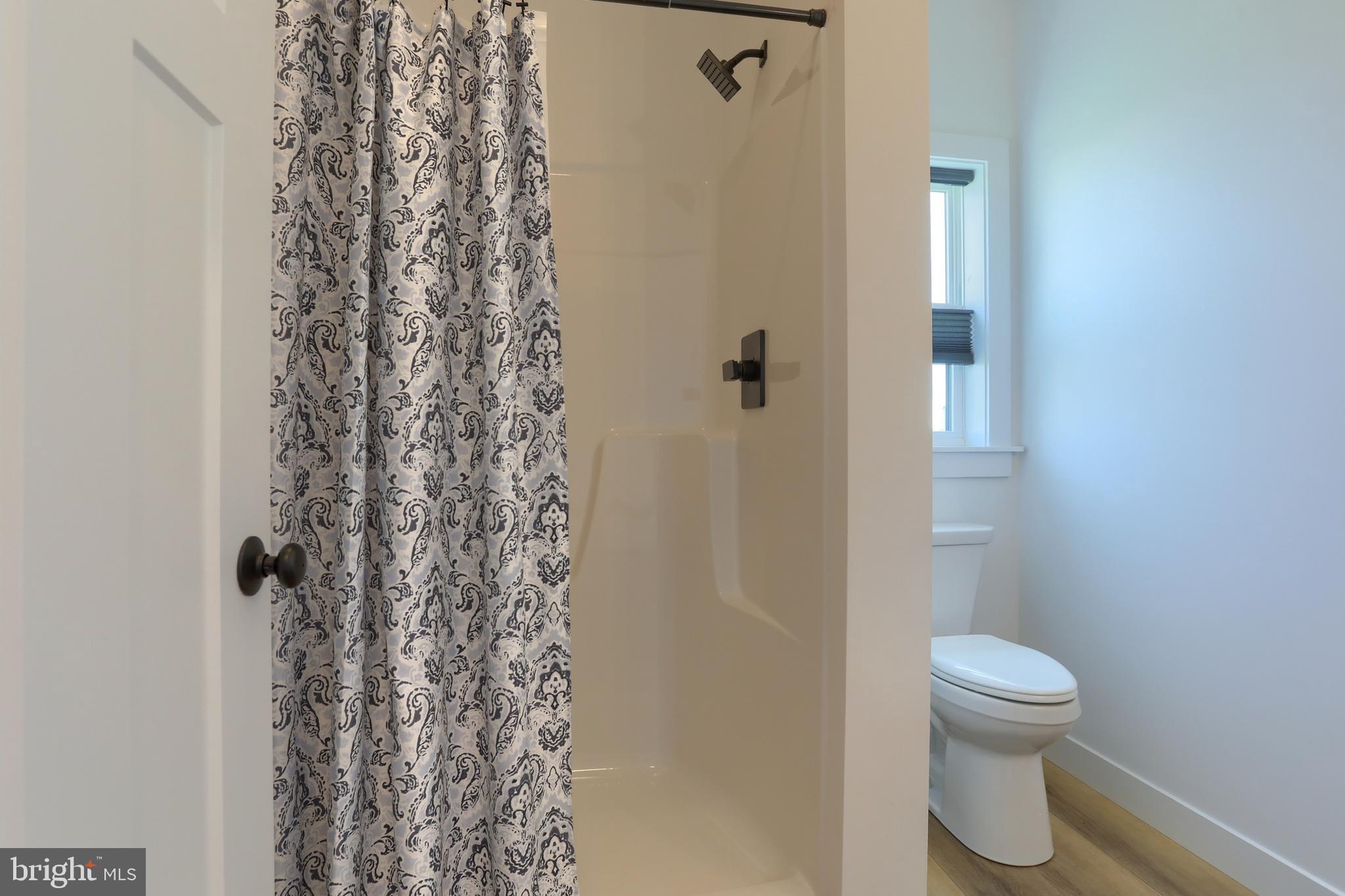 SUMMER LAYNE - Residential