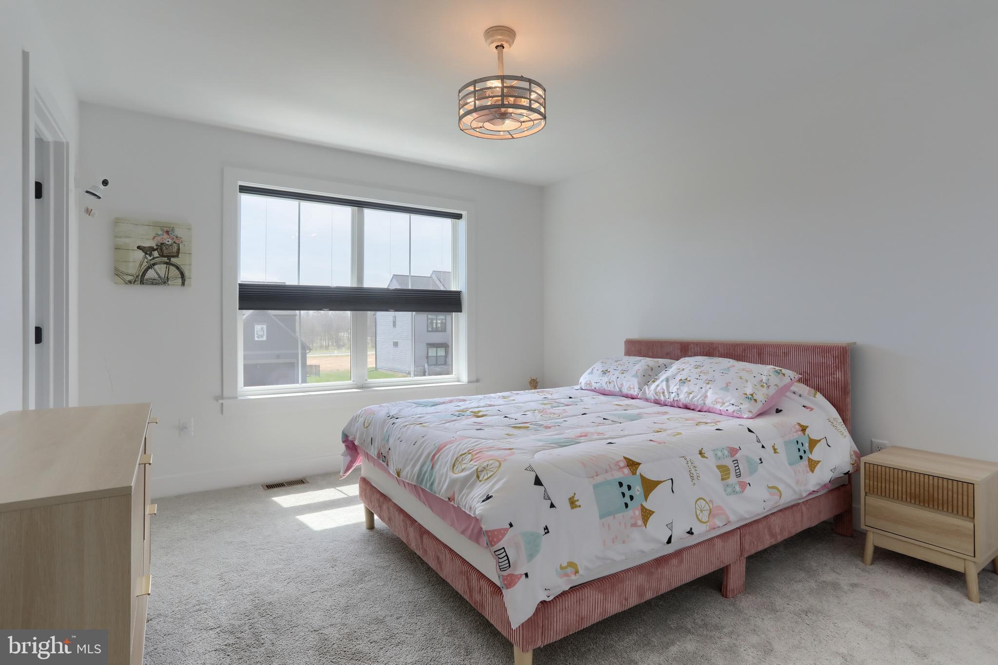 SUMMER LAYNE - Residential