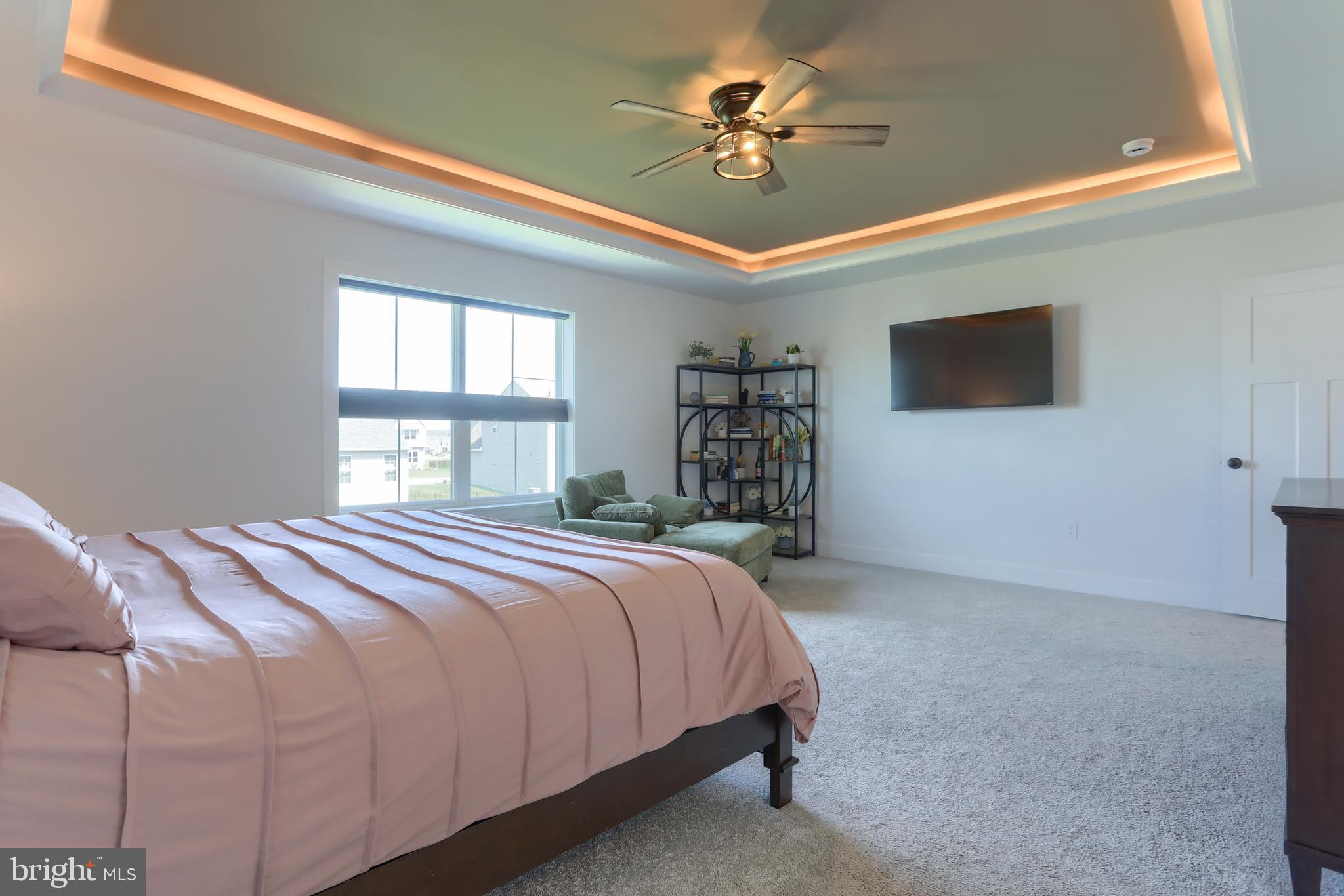 SUMMER LAYNE - Residential