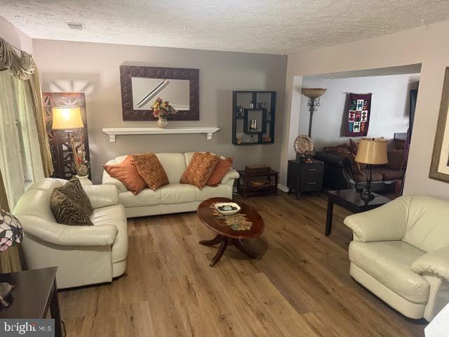 6207 DEERWOOD COURT