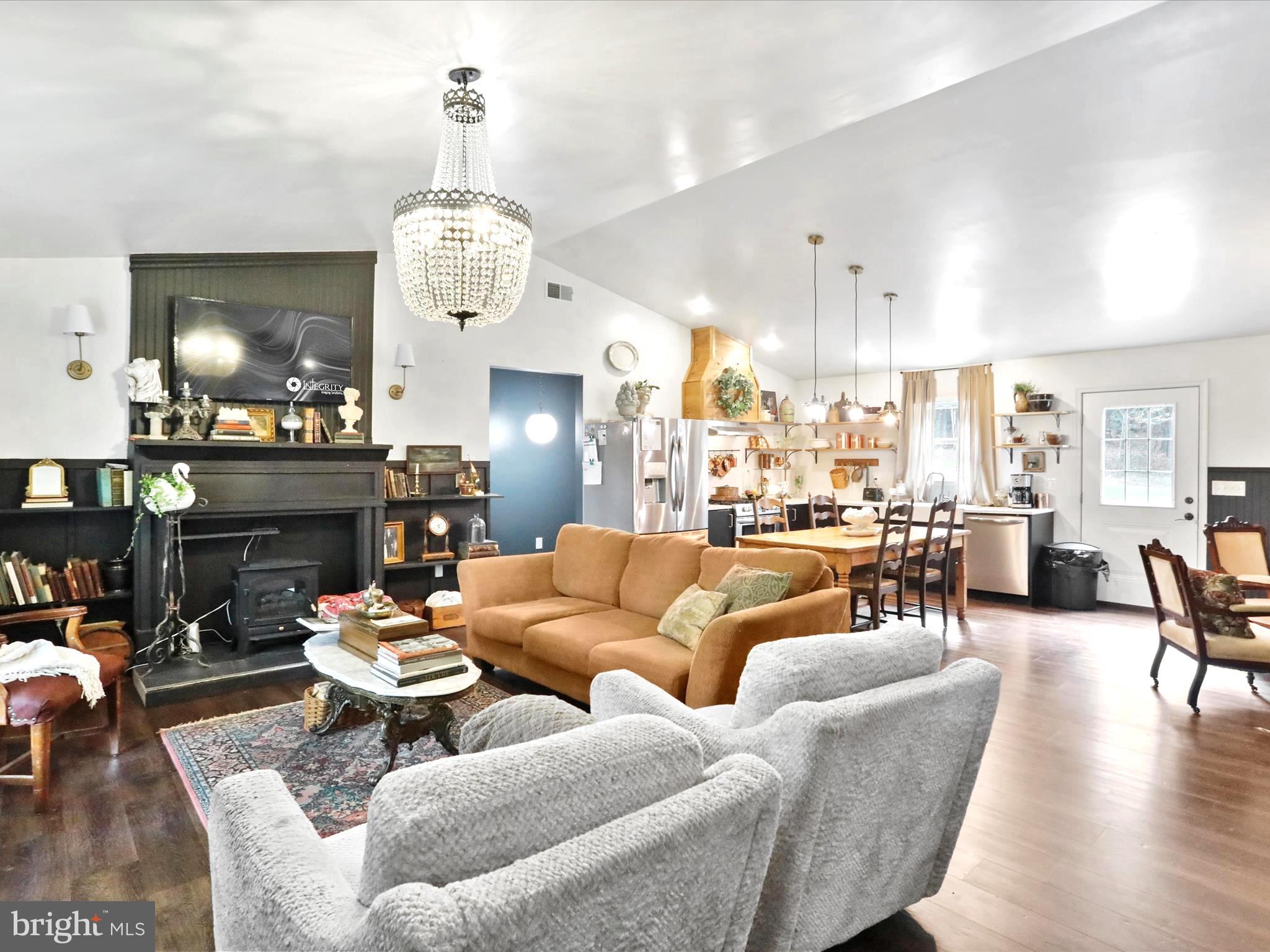 BRISTOL SPRINGS - Residential