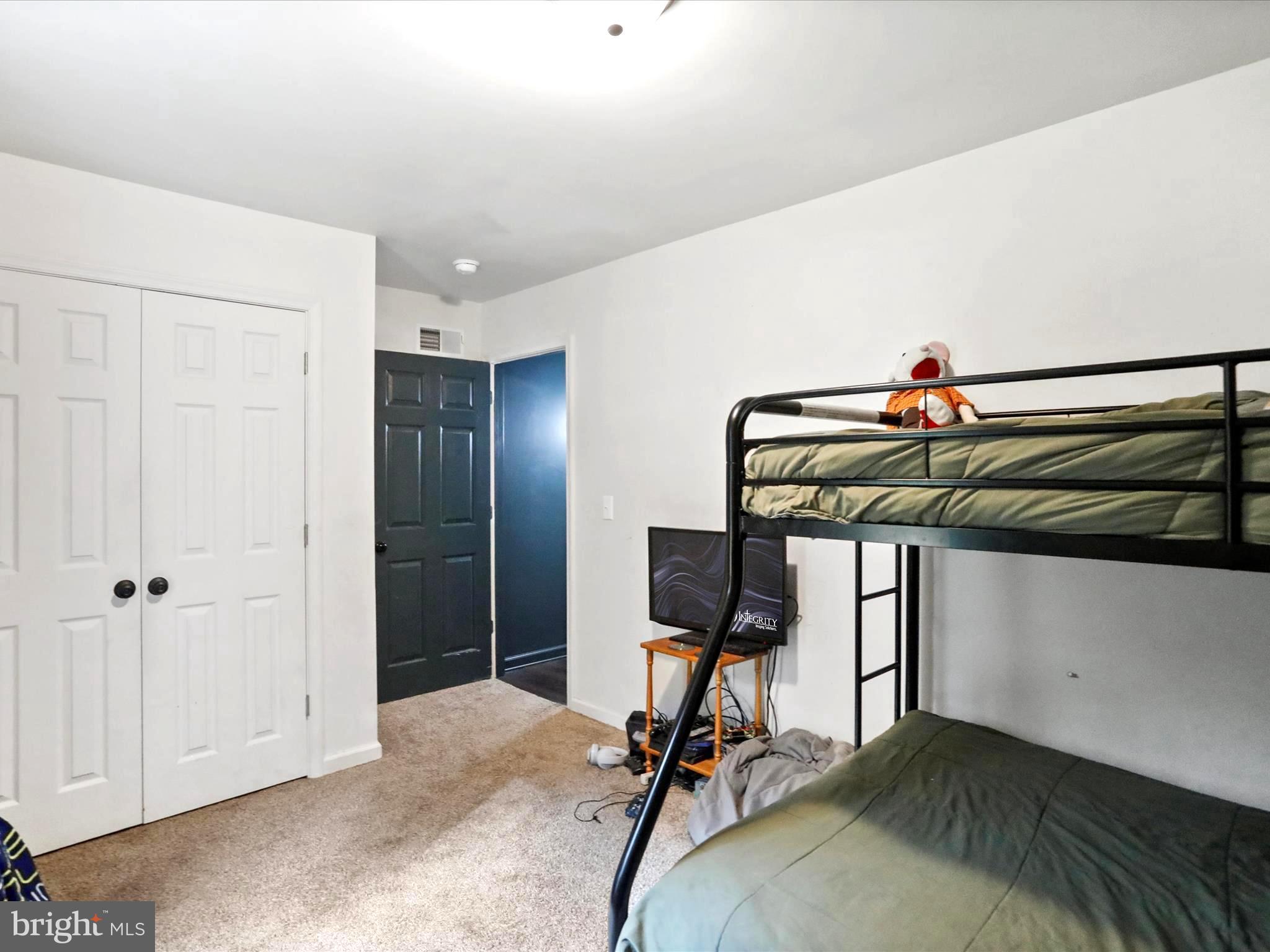 BRISTOL SPRINGS - Residential