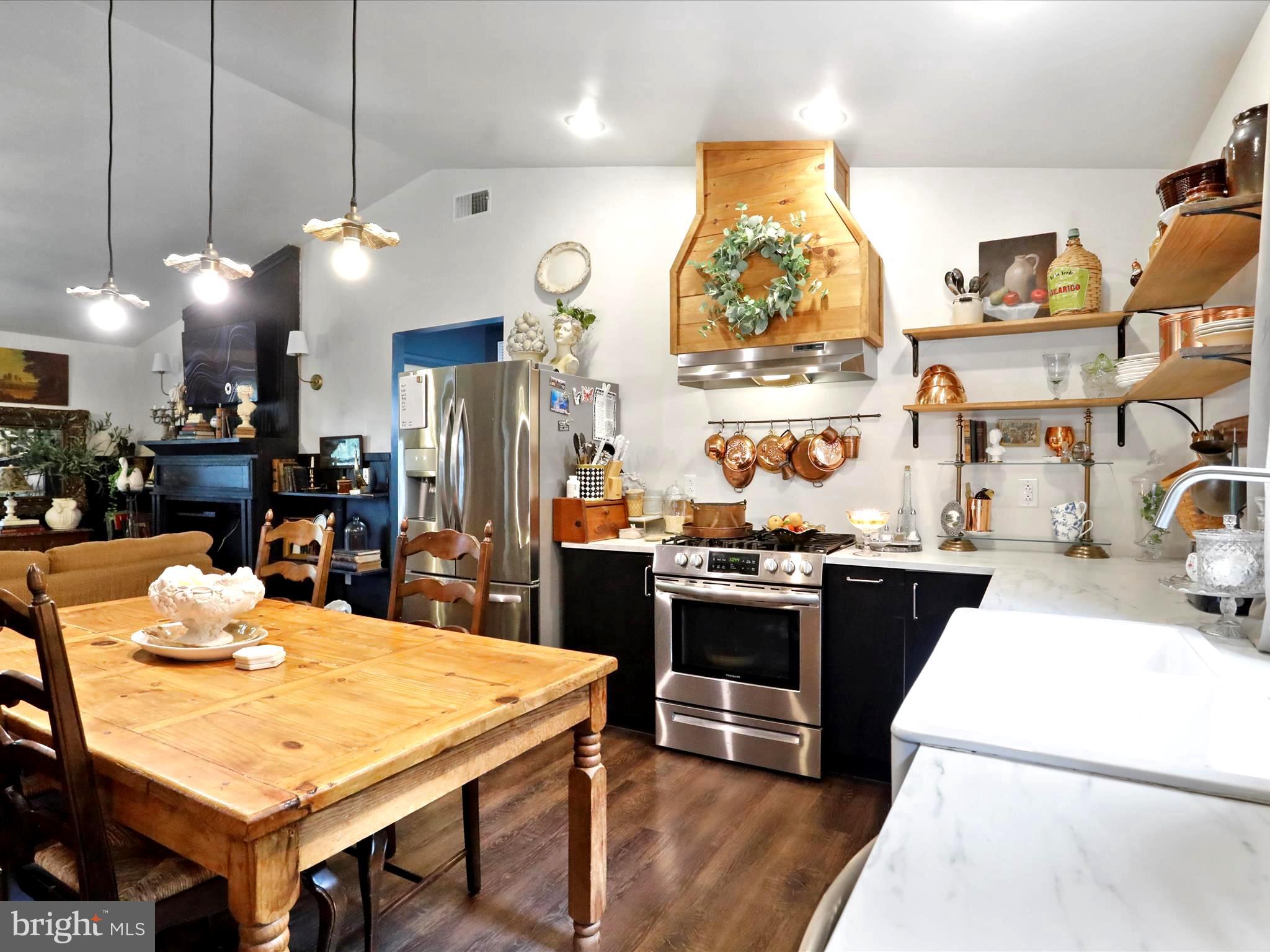 BRISTOL SPRINGS - Residential