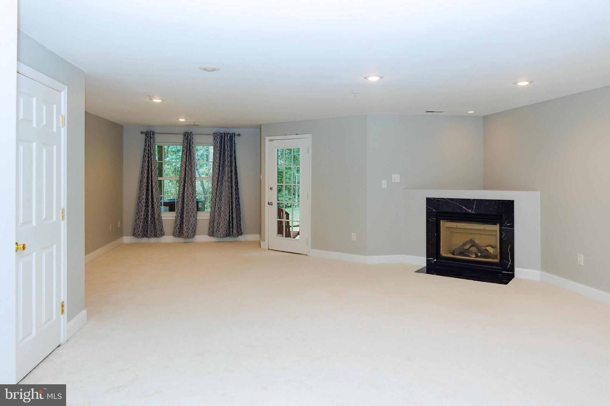 FIELDSTONE - Residential Lease