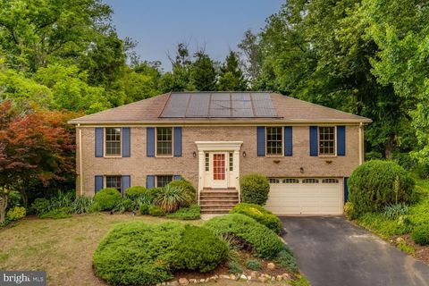 Photo of 2108 Wilkinson Place, ALEXANDRIA, VA 22306 (MLS # VAFX2314098)