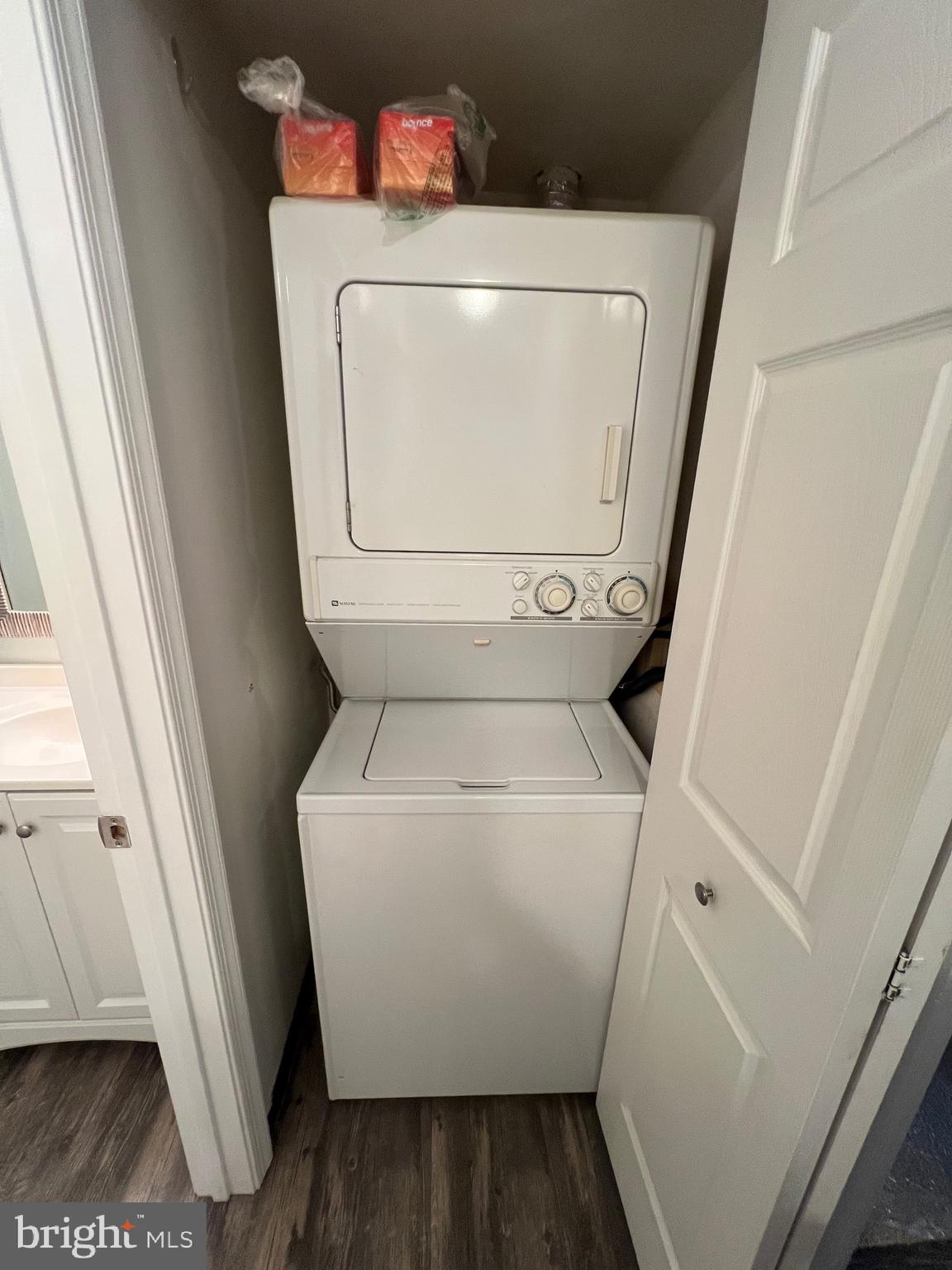 BURKE COVE - Residential