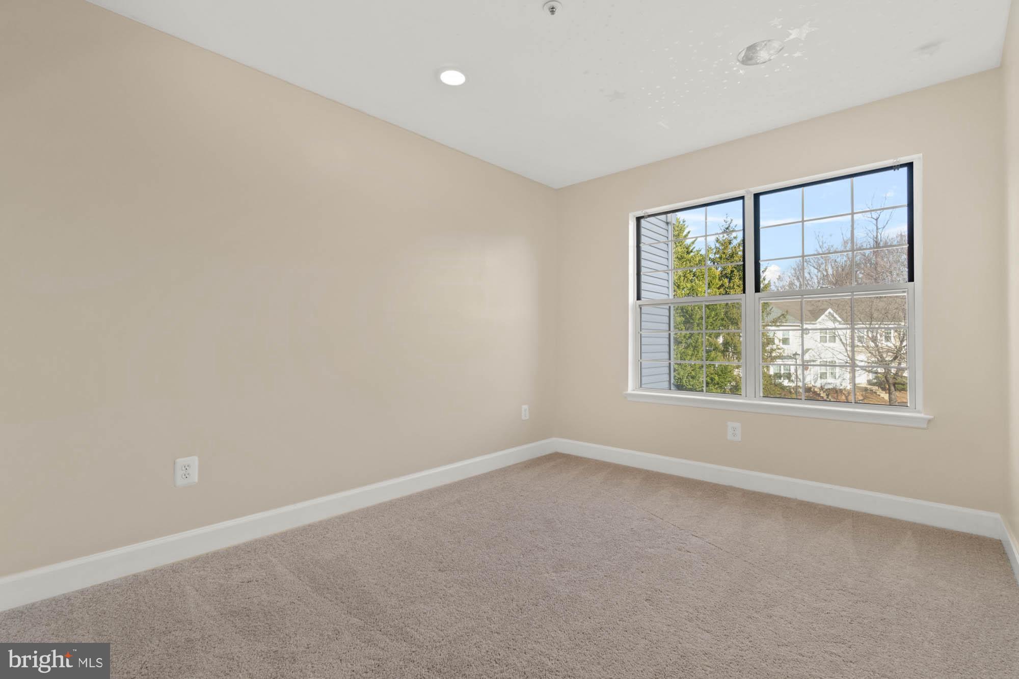 HALLOWELL - Residential