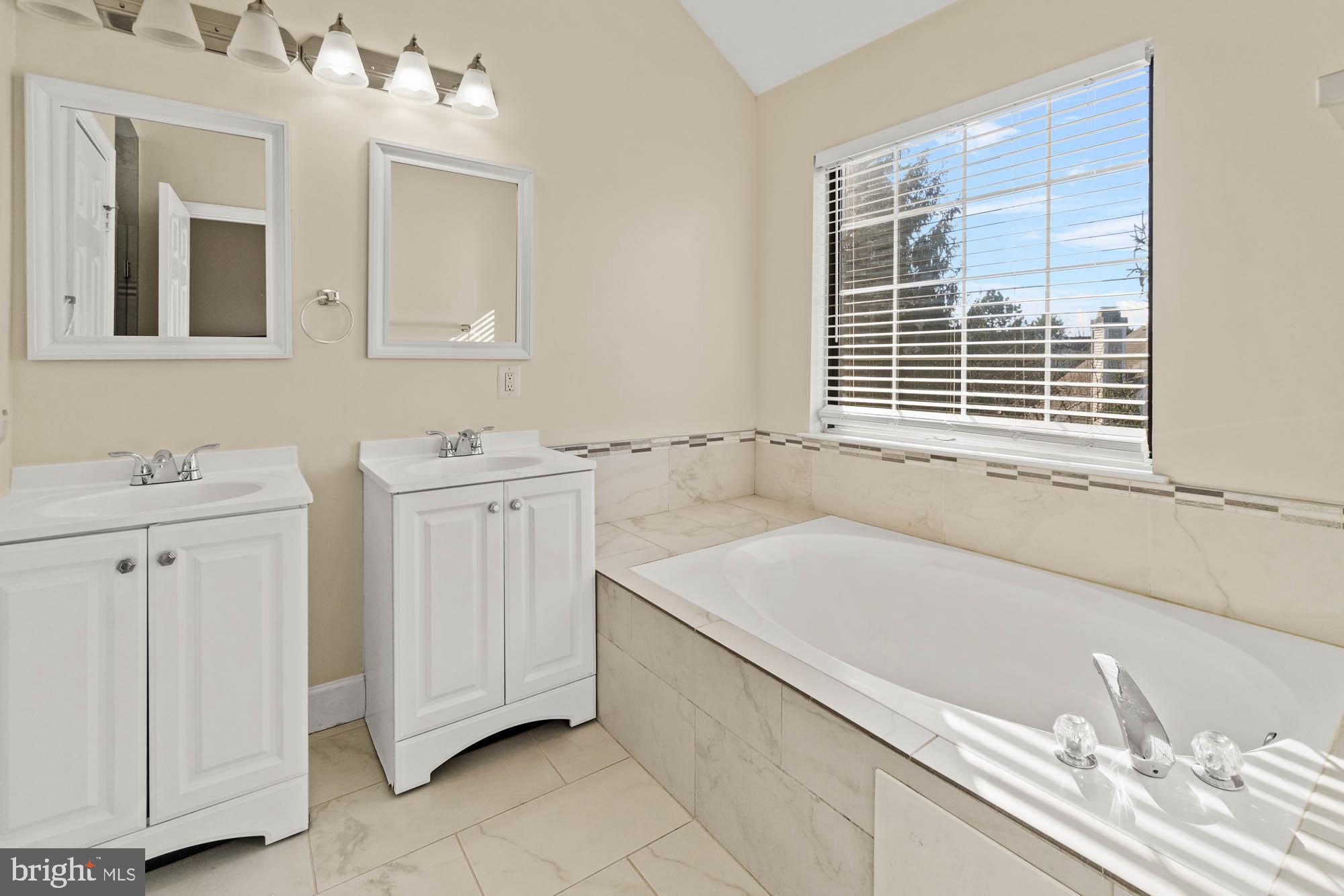 HALLOWELL - Residential