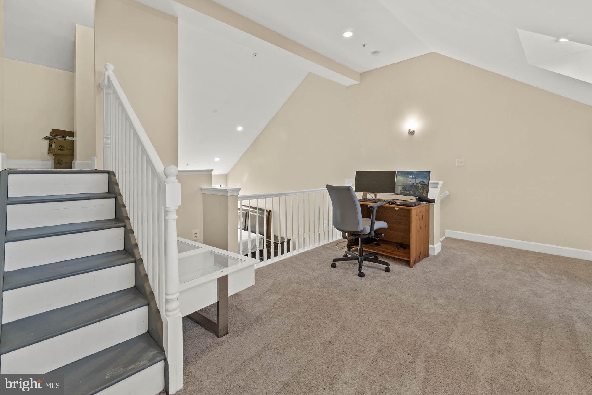 HALLOWELL - Residential