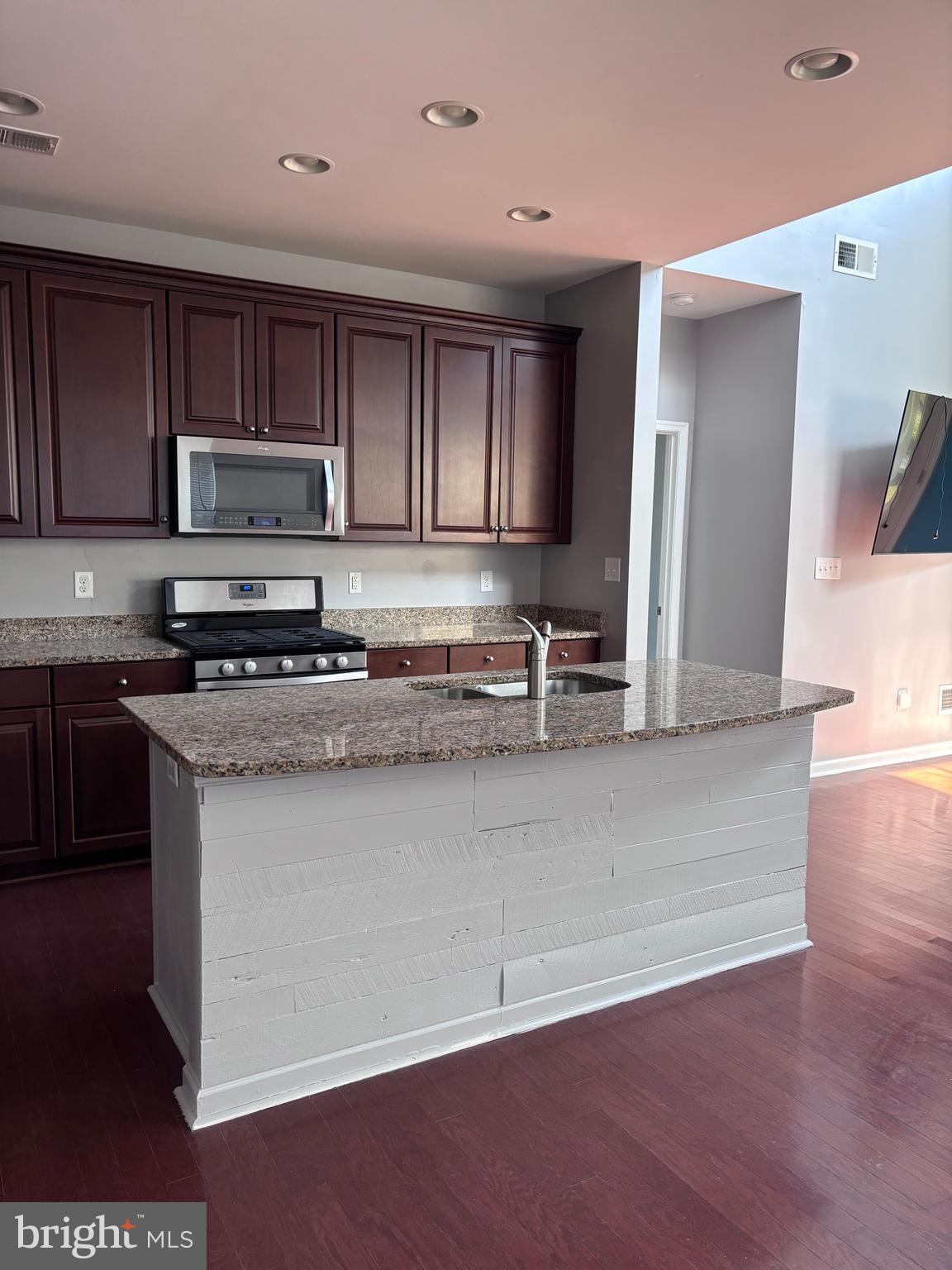 33339 LONE CEDAR LANDING