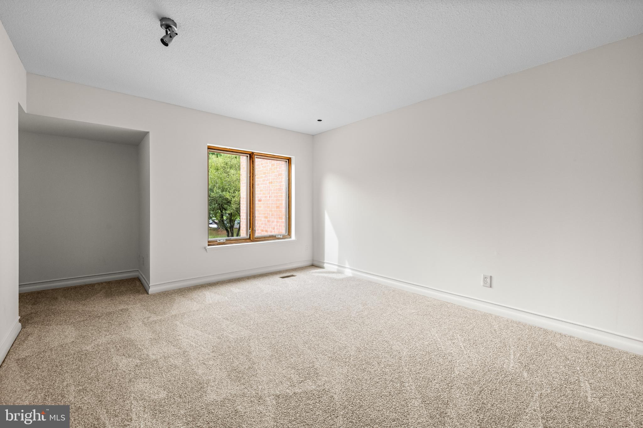 OAKHAMPTON - Residential