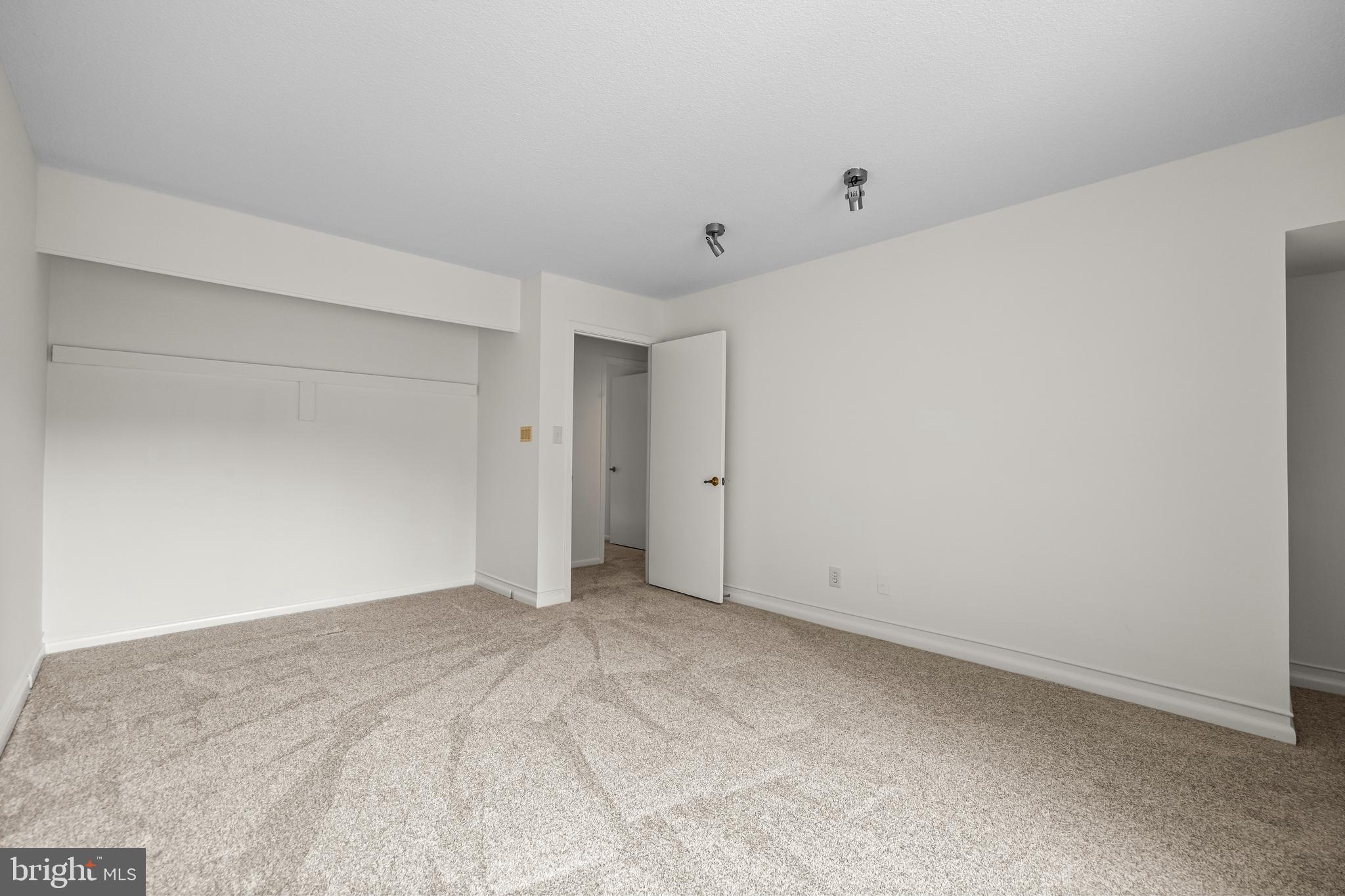 OAKHAMPTON - Residential