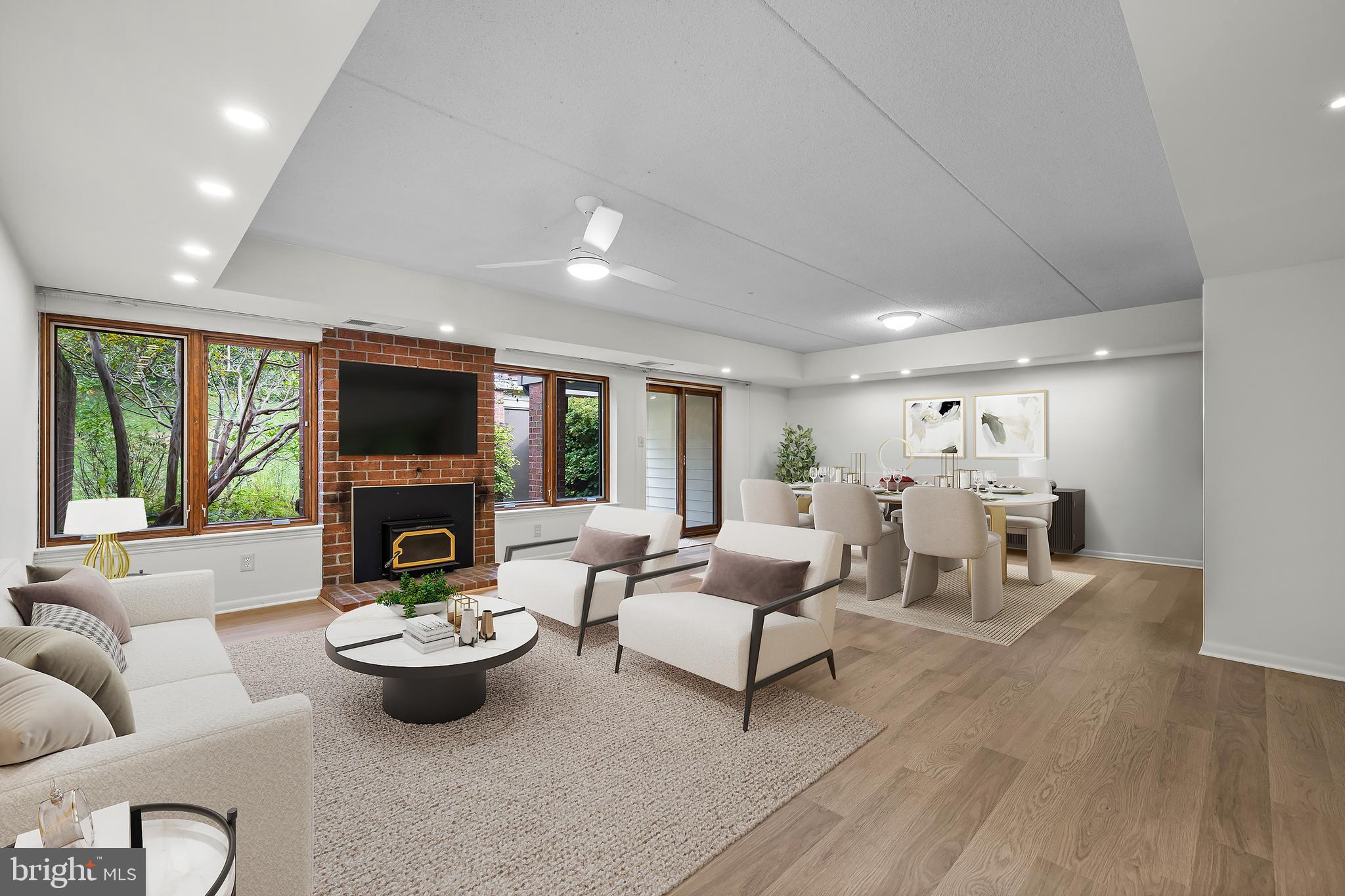 15 OAKRIDGE COURT