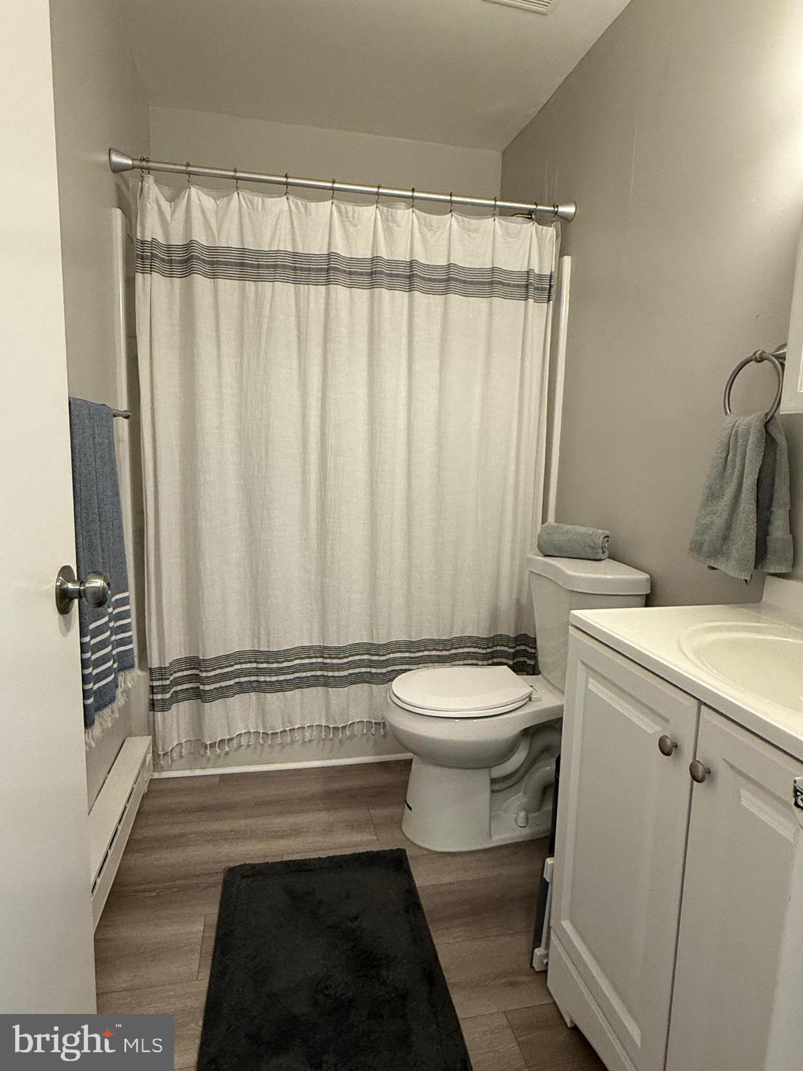 DOYLESTOWN COMMONS - Residential Lease