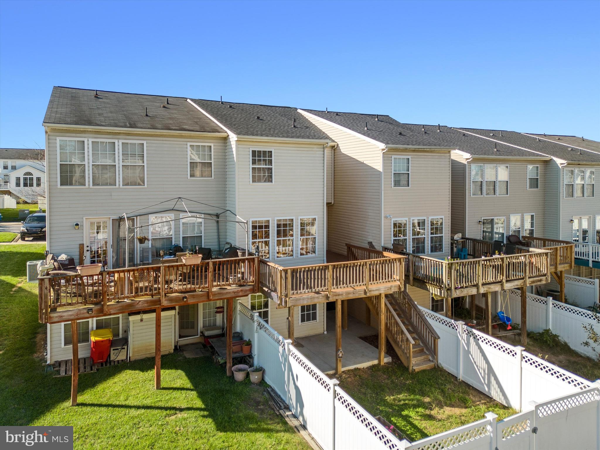 LAKELAND PLACE - Residential