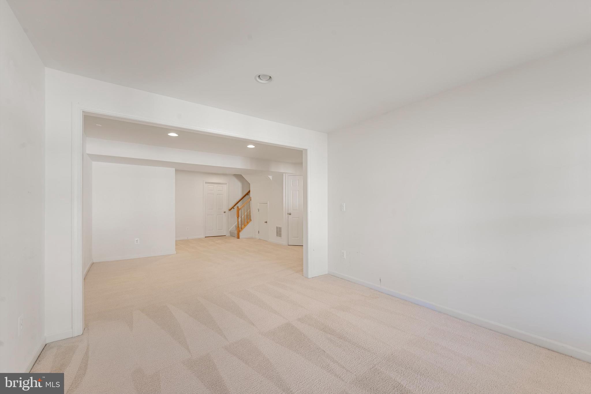 LAKELAND PLACE - Residential