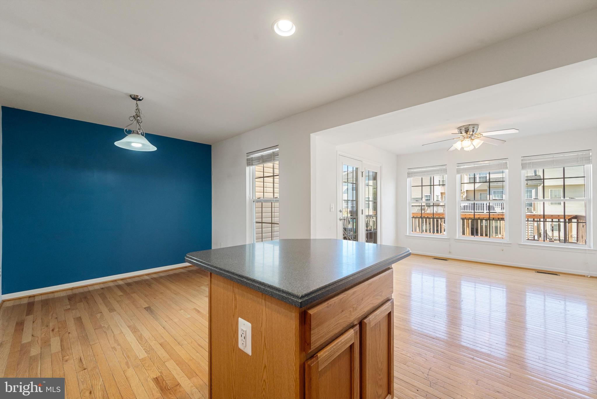 LAKELAND PLACE - Residential