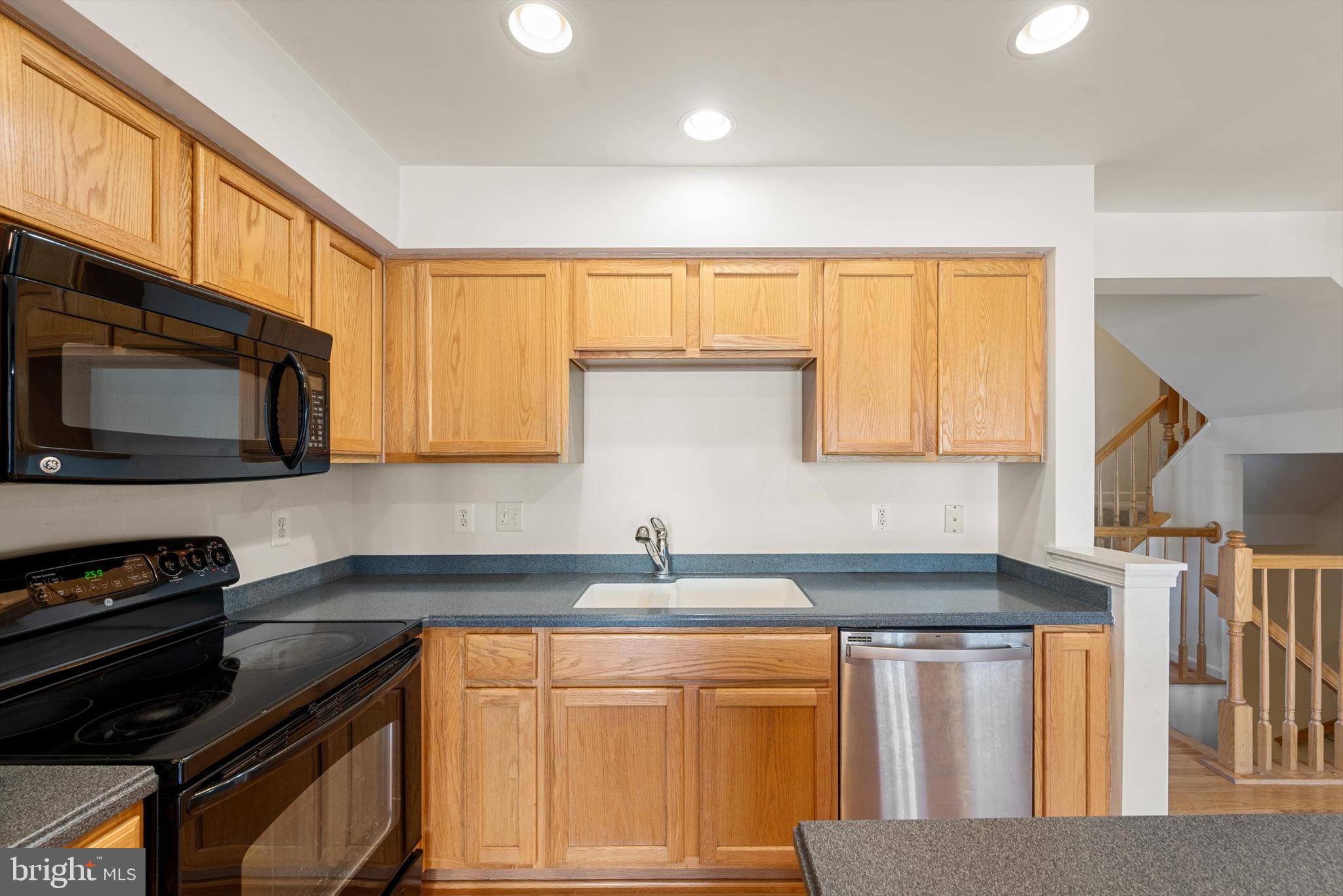 LAKELAND PLACE - Residential