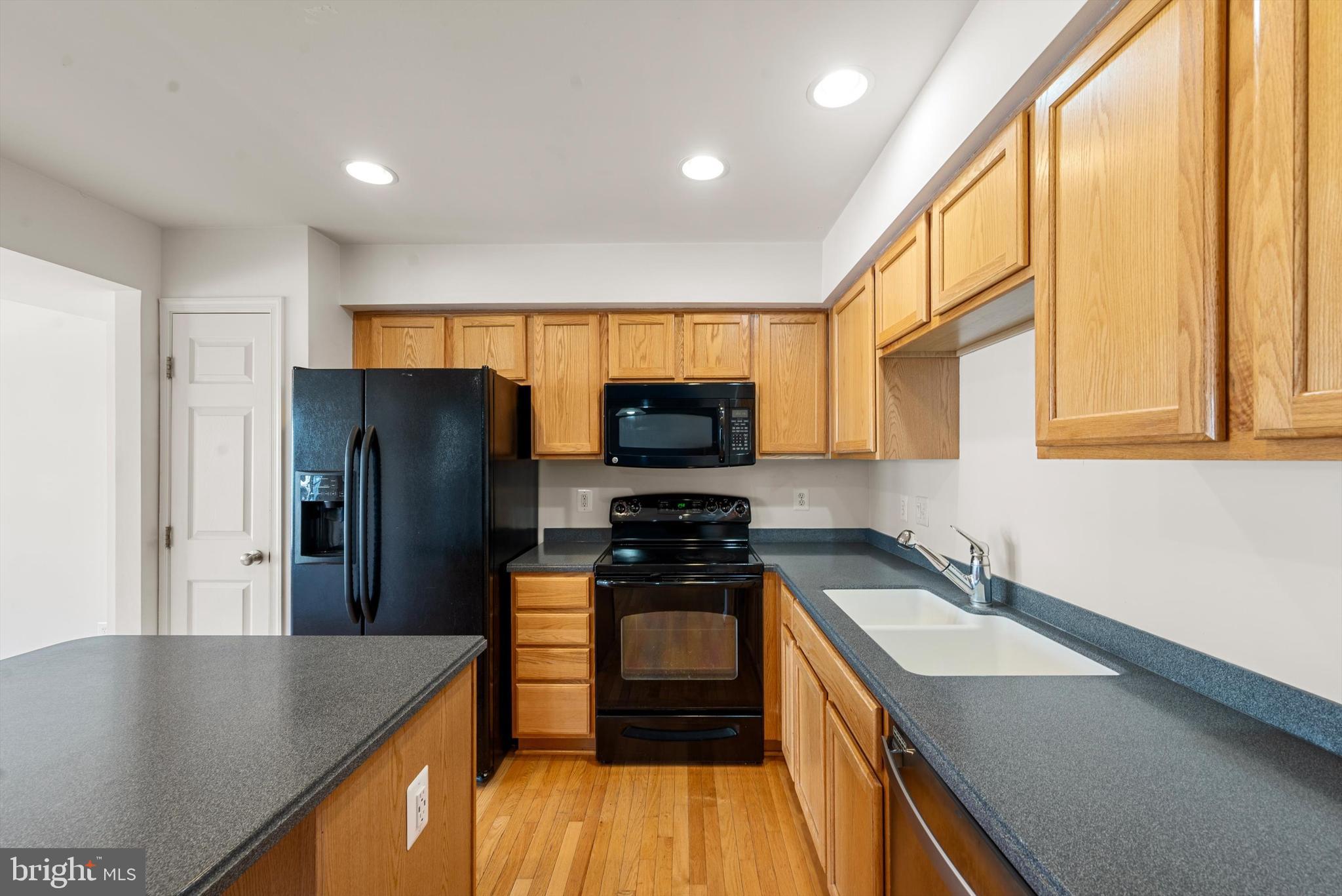 LAKELAND PLACE - Residential