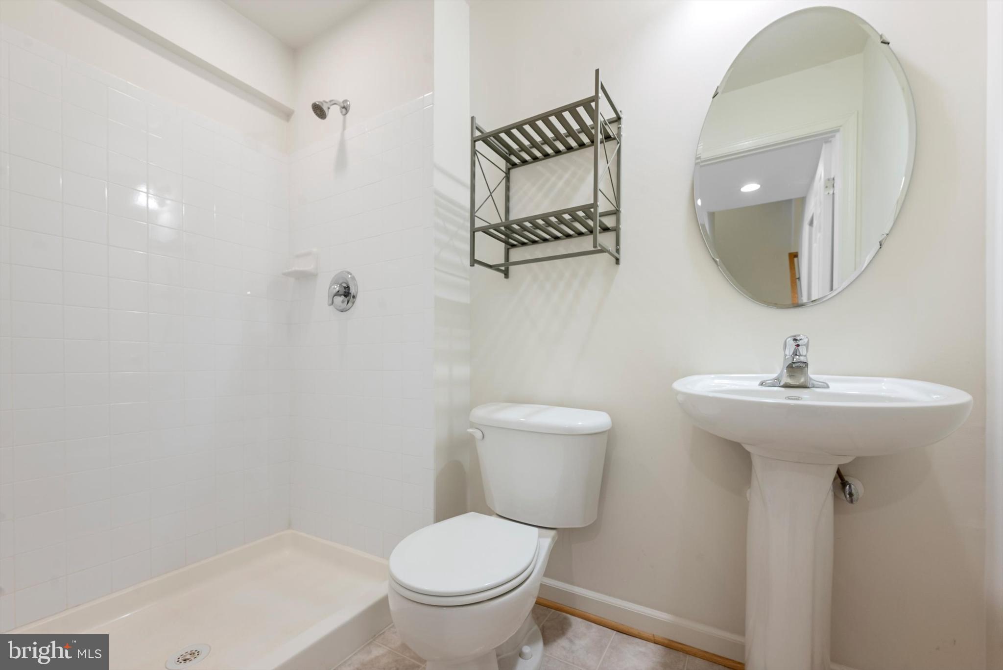 LAKELAND PLACE - Residential