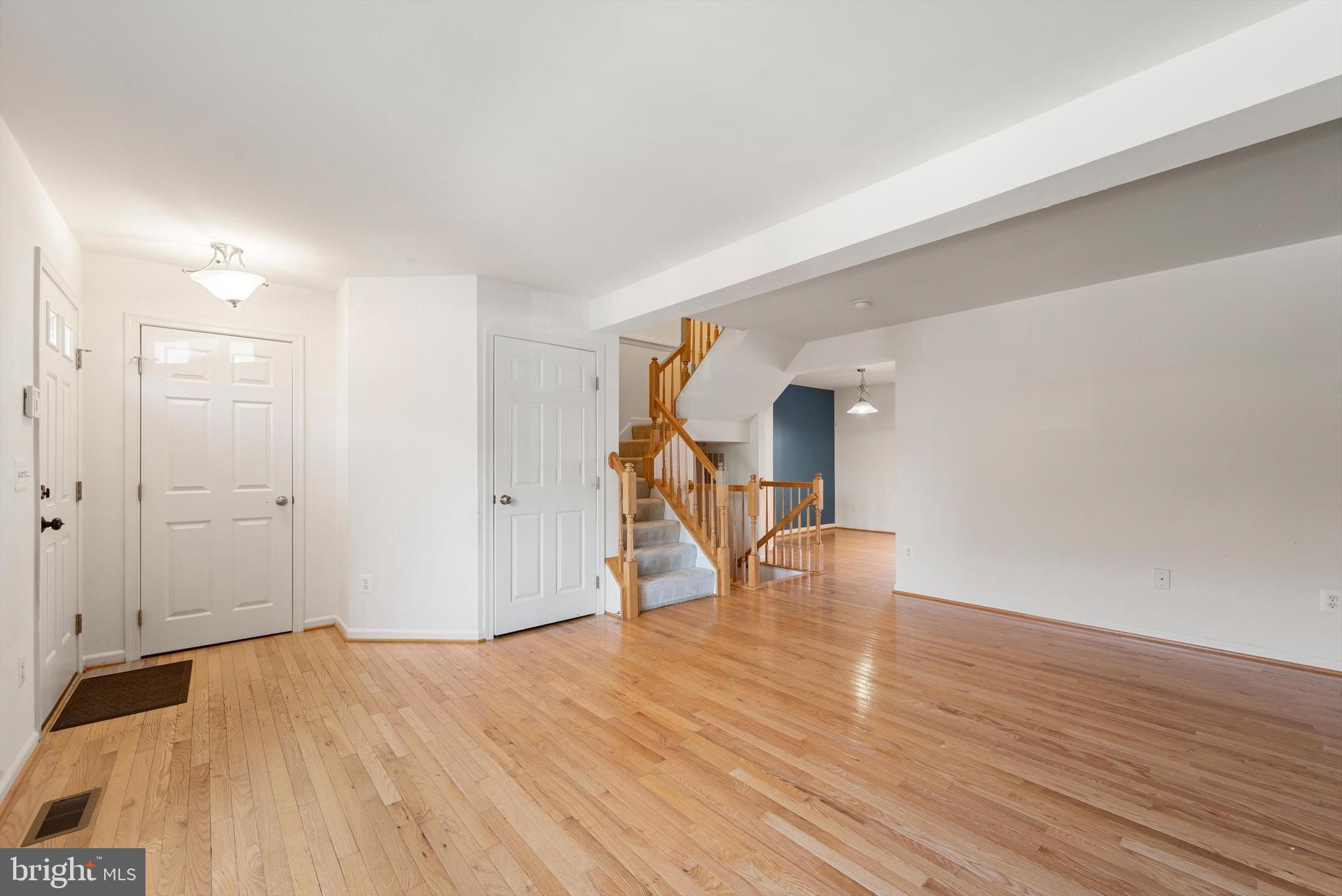 LAKELAND PLACE - Residential