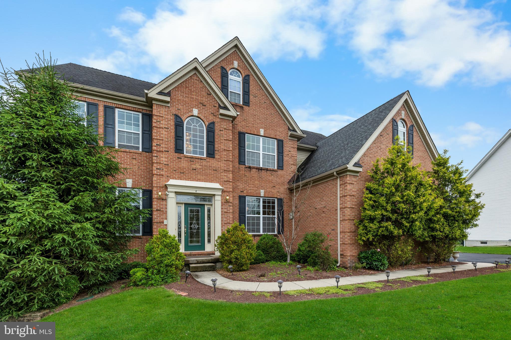 6 MONET COURT