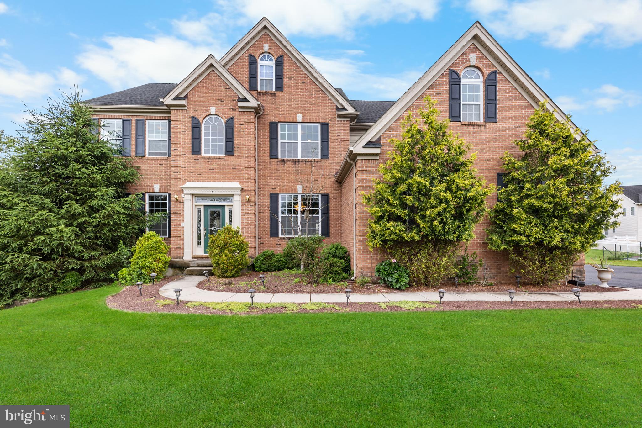 6 MONET COURT