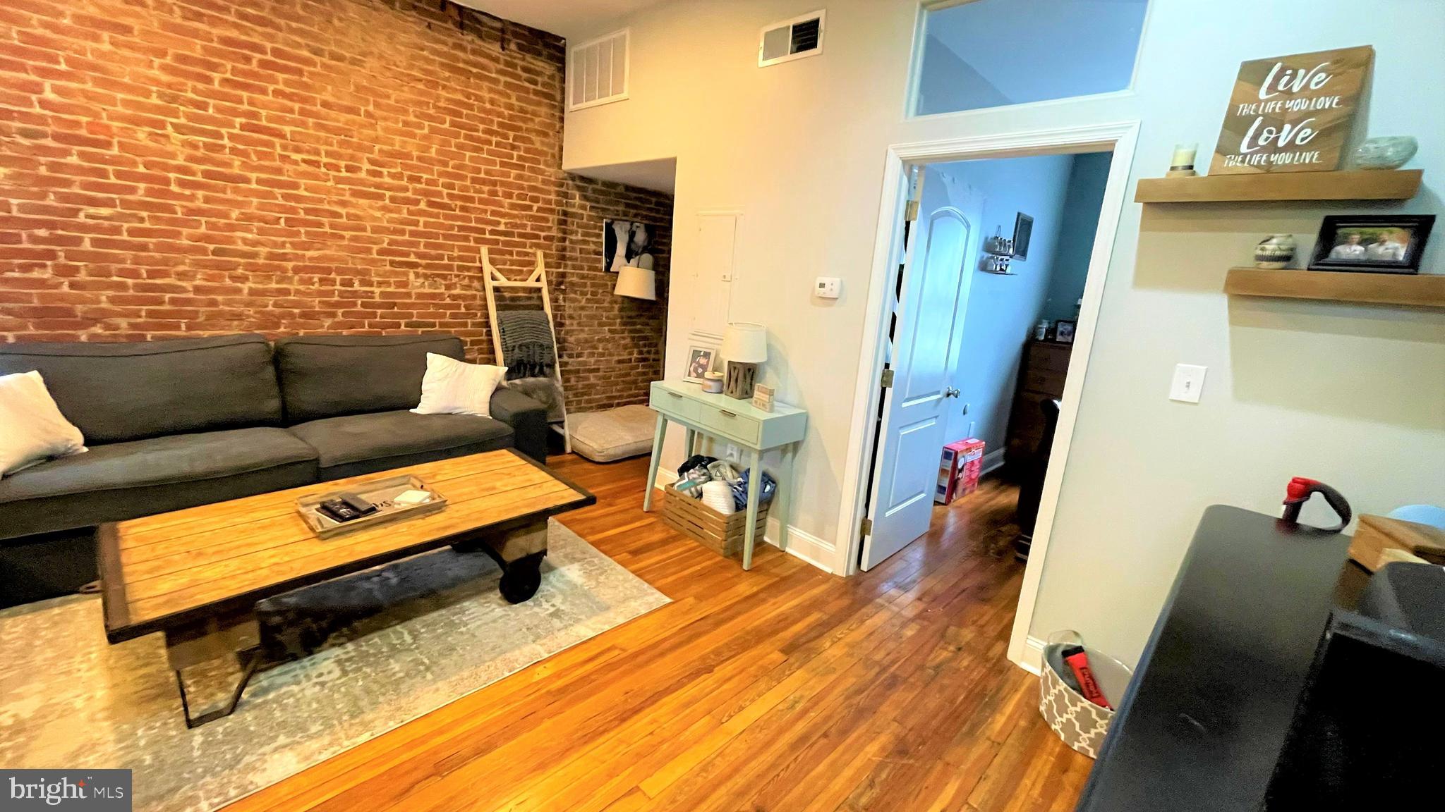 ROXBOROUGH - Residential Lease