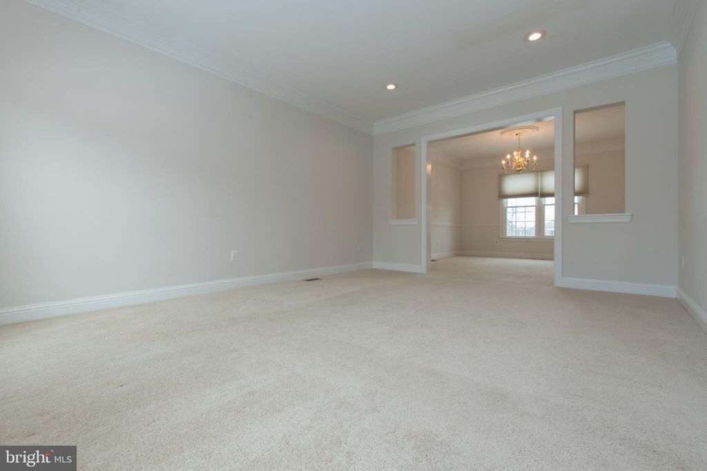 Photo of 10817 Maplecrest Ln, POTOMAC, MD 20854 (MLS # MDMC2215616)